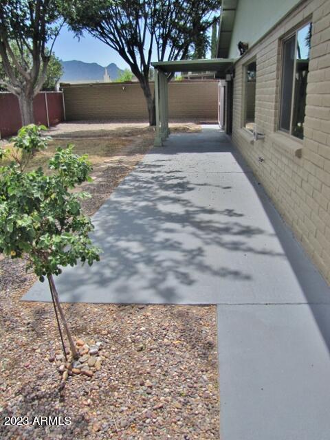QUAIL HOLLOW - Residential Lease