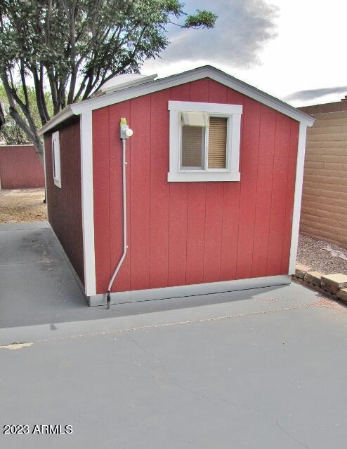 QUAIL HOLLOW - Residential Lease