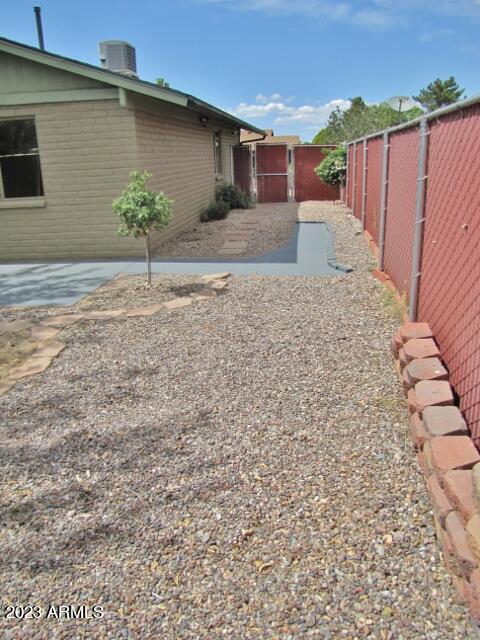 QUAIL HOLLOW - Residential Lease