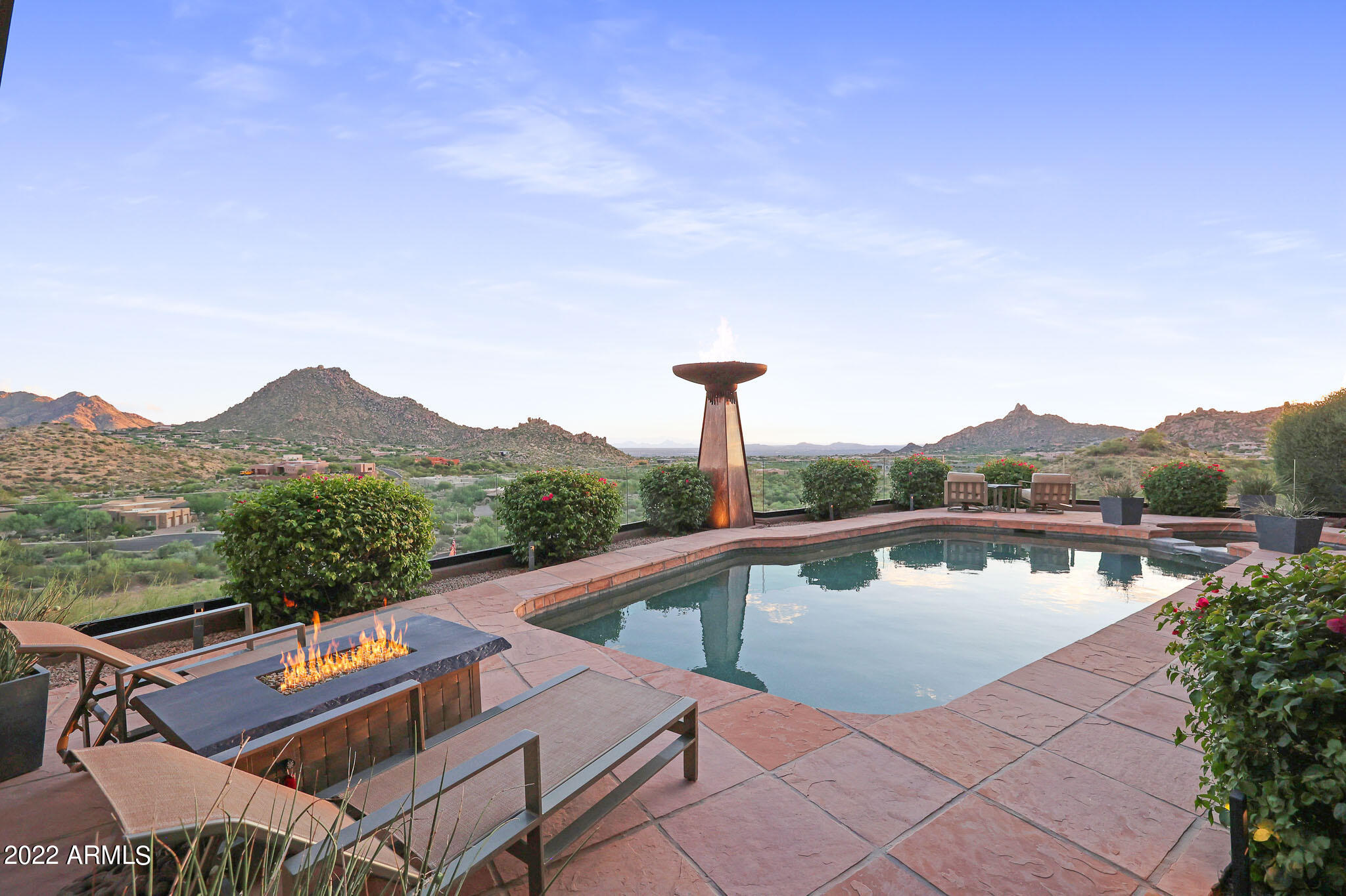 GOLDIE BROWN PINNACLE PEAK RANCH - Residential