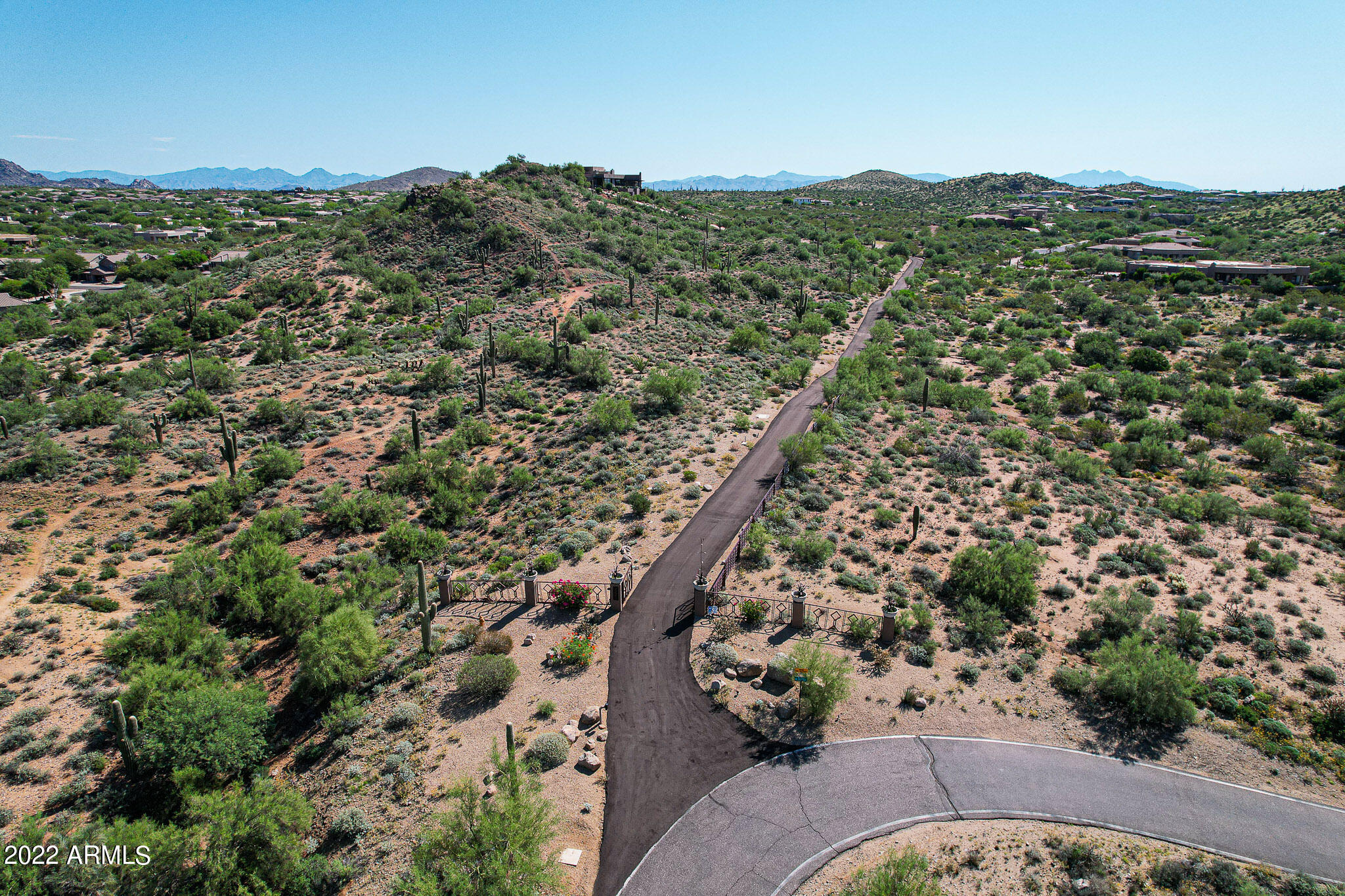 GOLDIE BROWN PINNACLE PEAK RANCH - Residential