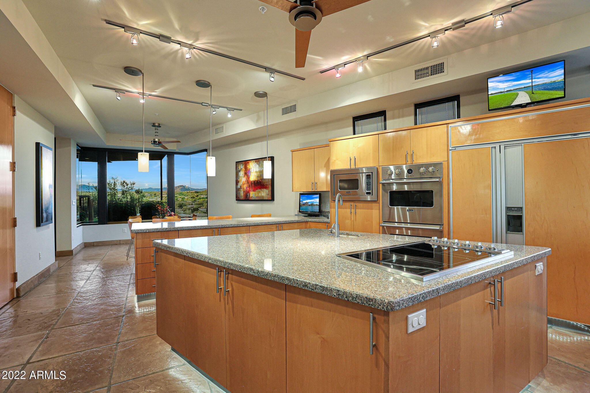 GOLDIE BROWN PINNACLE PEAK RANCH - Residential