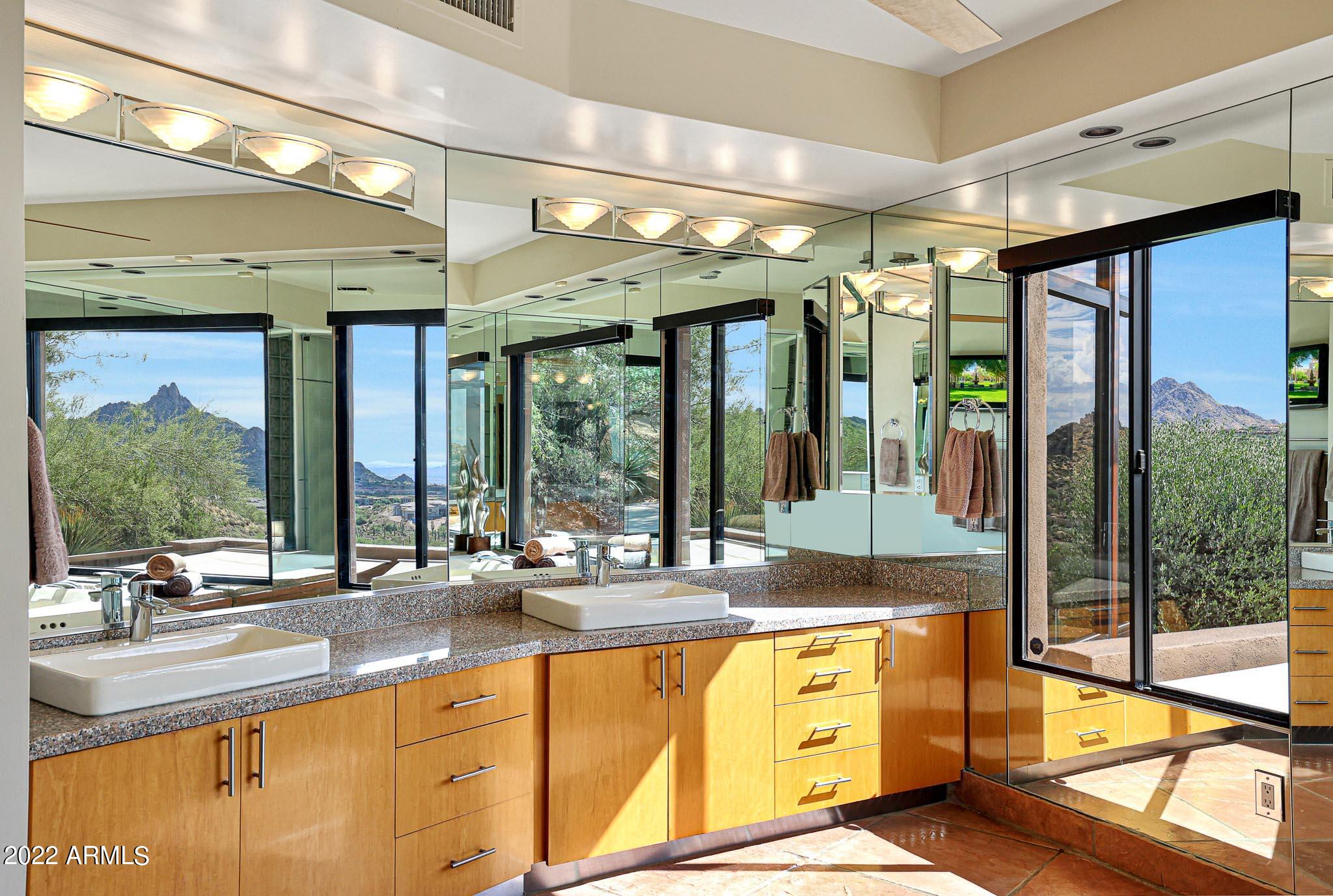 GOLDIE BROWN PINNACLE PEAK RANCH - Residential