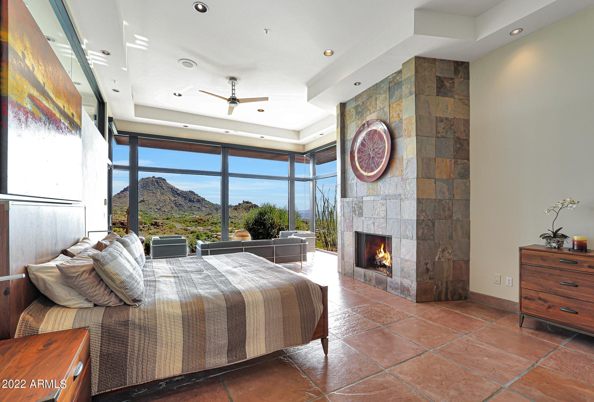 GOLDIE BROWN PINNACLE PEAK RANCH - Residential