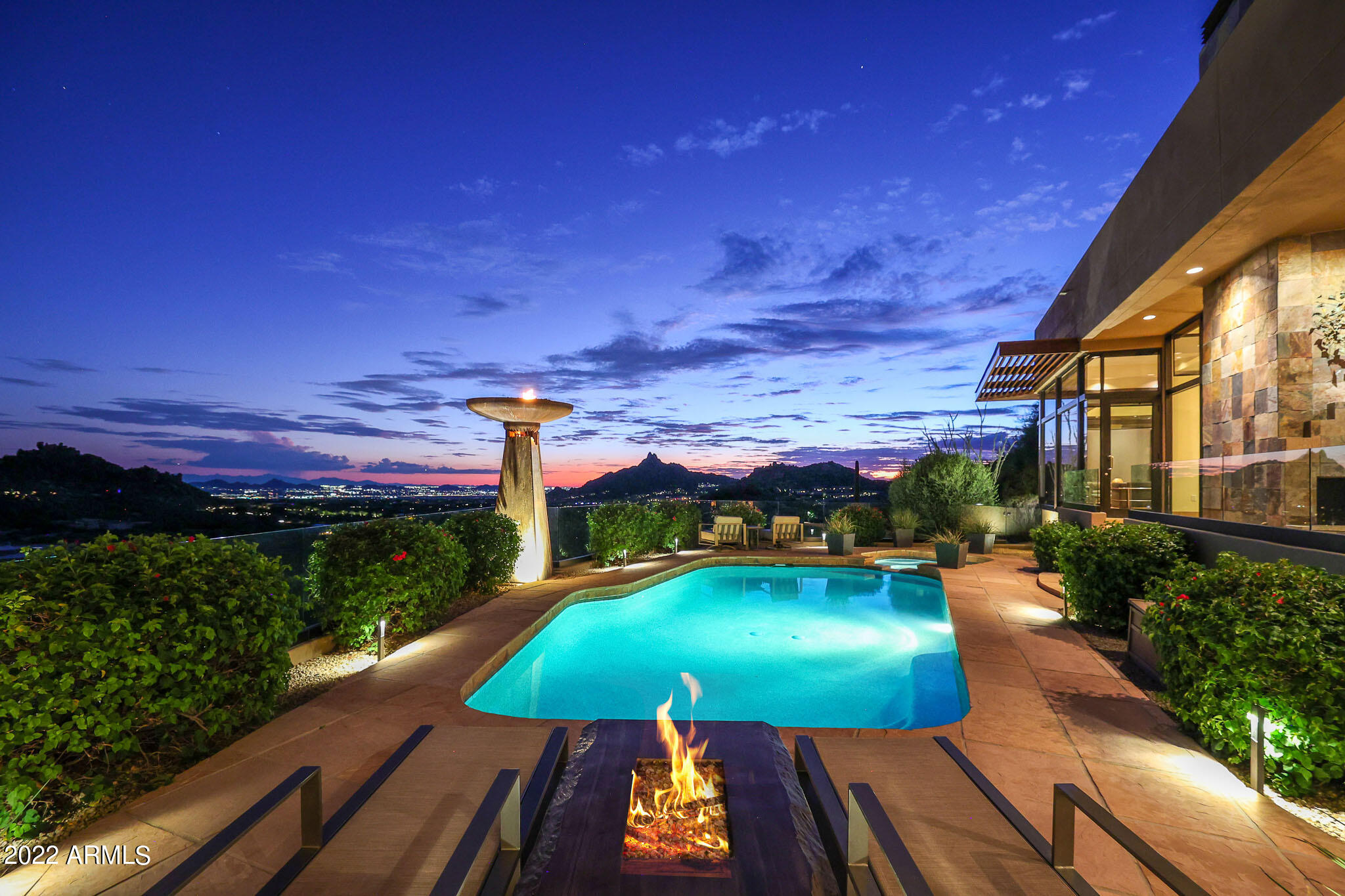 GOLDIE BROWN PINNACLE PEAK RANCH - Residential