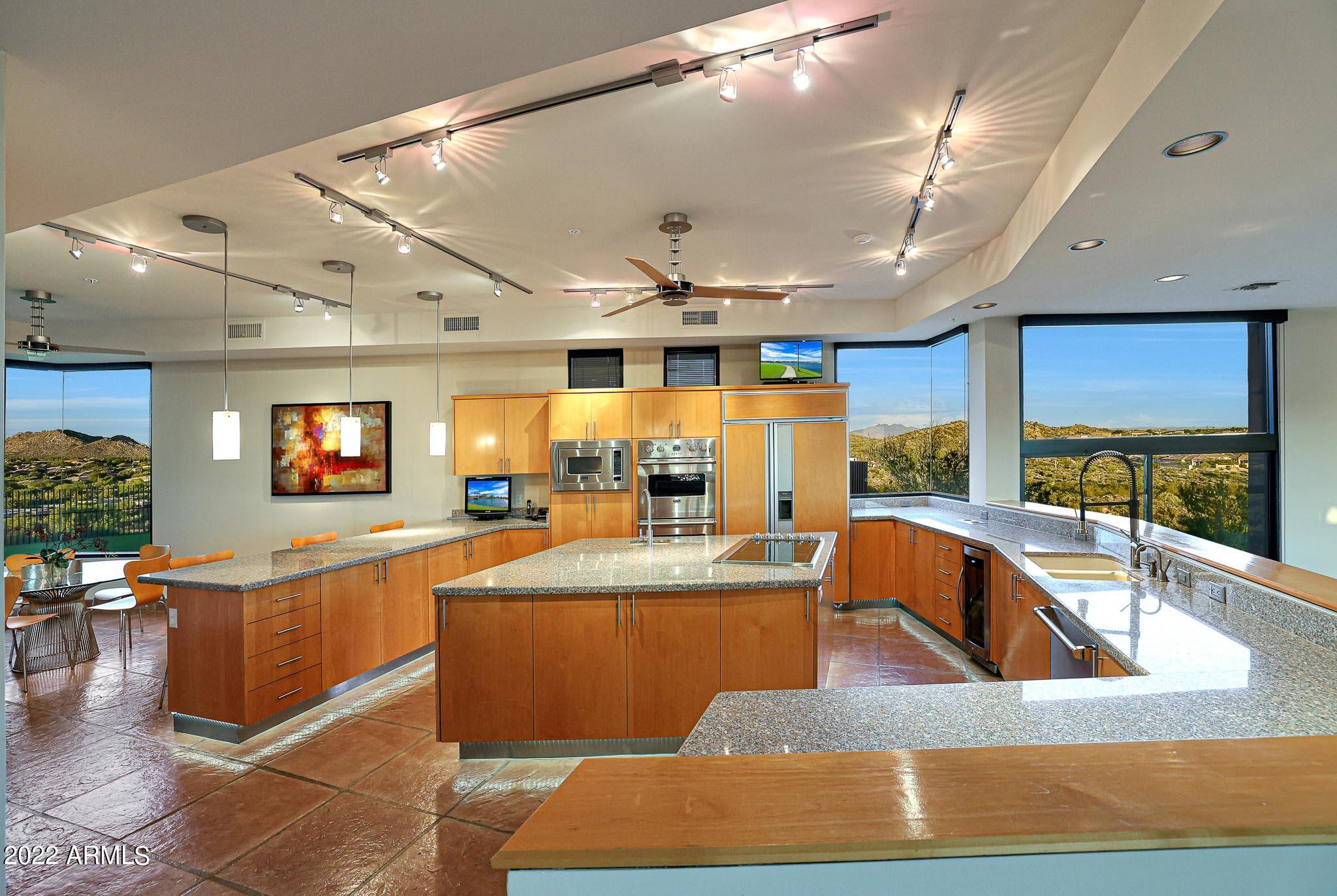 GOLDIE BROWN PINNACLE PEAK RANCH - Residential