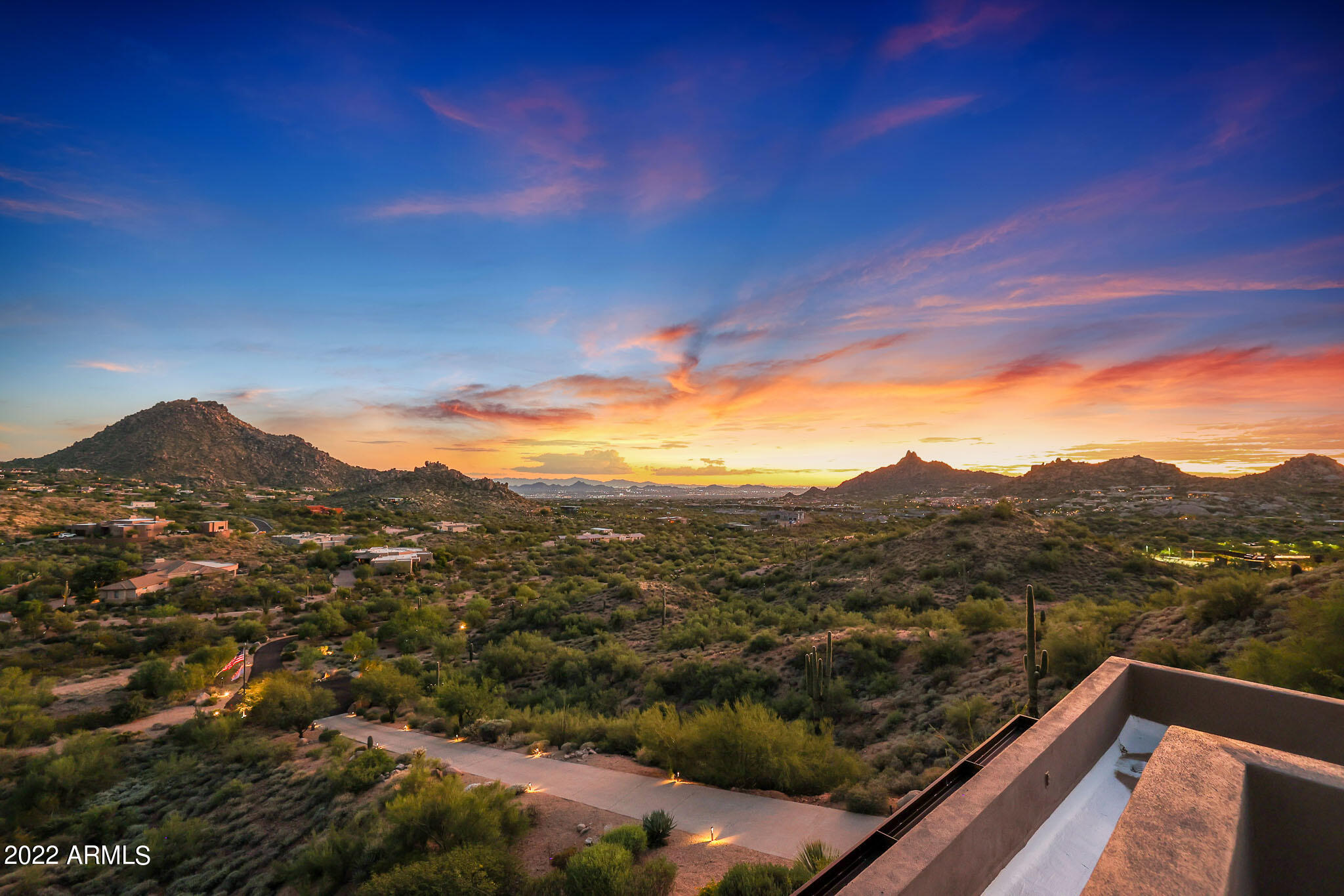 GOLDIE BROWN PINNACLE PEAK RANCH - Residential