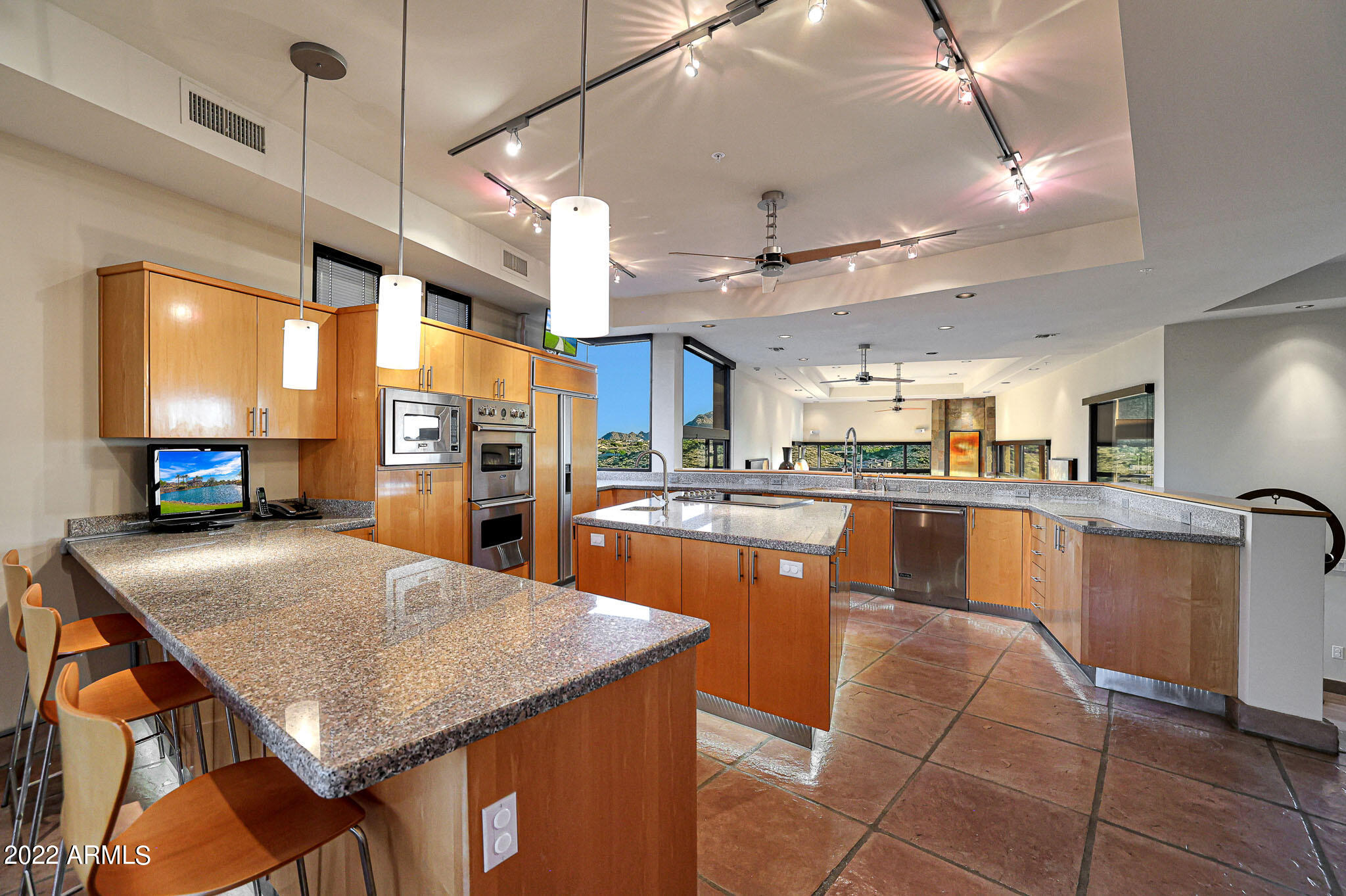 GOLDIE BROWN PINNACLE PEAK RANCH - Residential