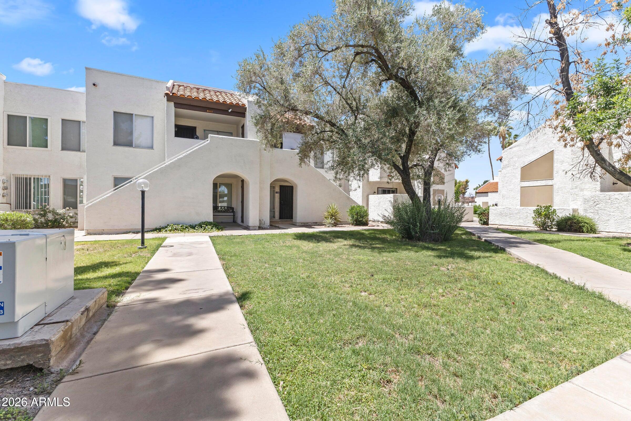 Welcome to this well-maintained ground-level, north-facing unit in the heart of Glendale! This inviting home offers comfortable living with easy access and a desirable layout. Enjoy the benefits of a cooler north-facing orientation, helping keep the home naturally shaded and energy efficient.

Conveniently located near shopping, dining, and major roadways, this property is perfect for both homeowners and investors alike. Don't miss the opportunity to own a low-maintenance home in a central location!