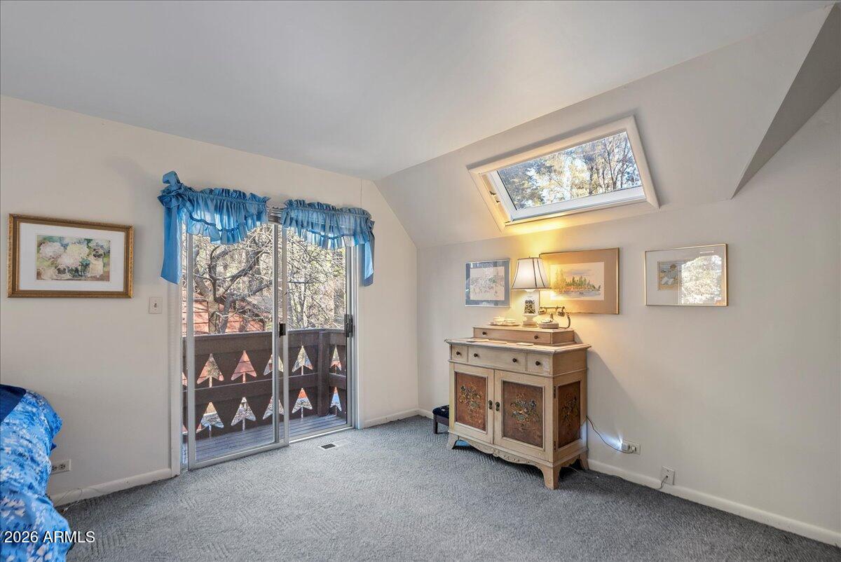 PINE FLATS - Residential