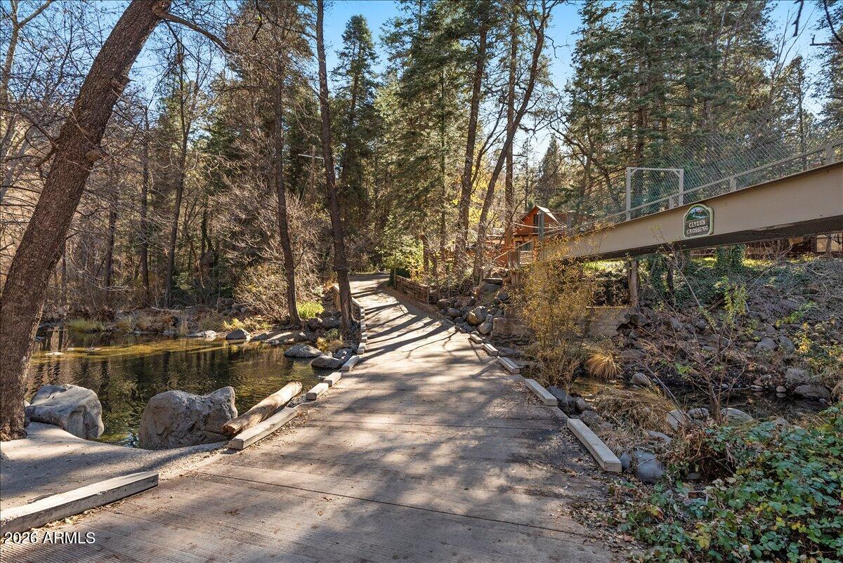 PINE FLATS - Residential