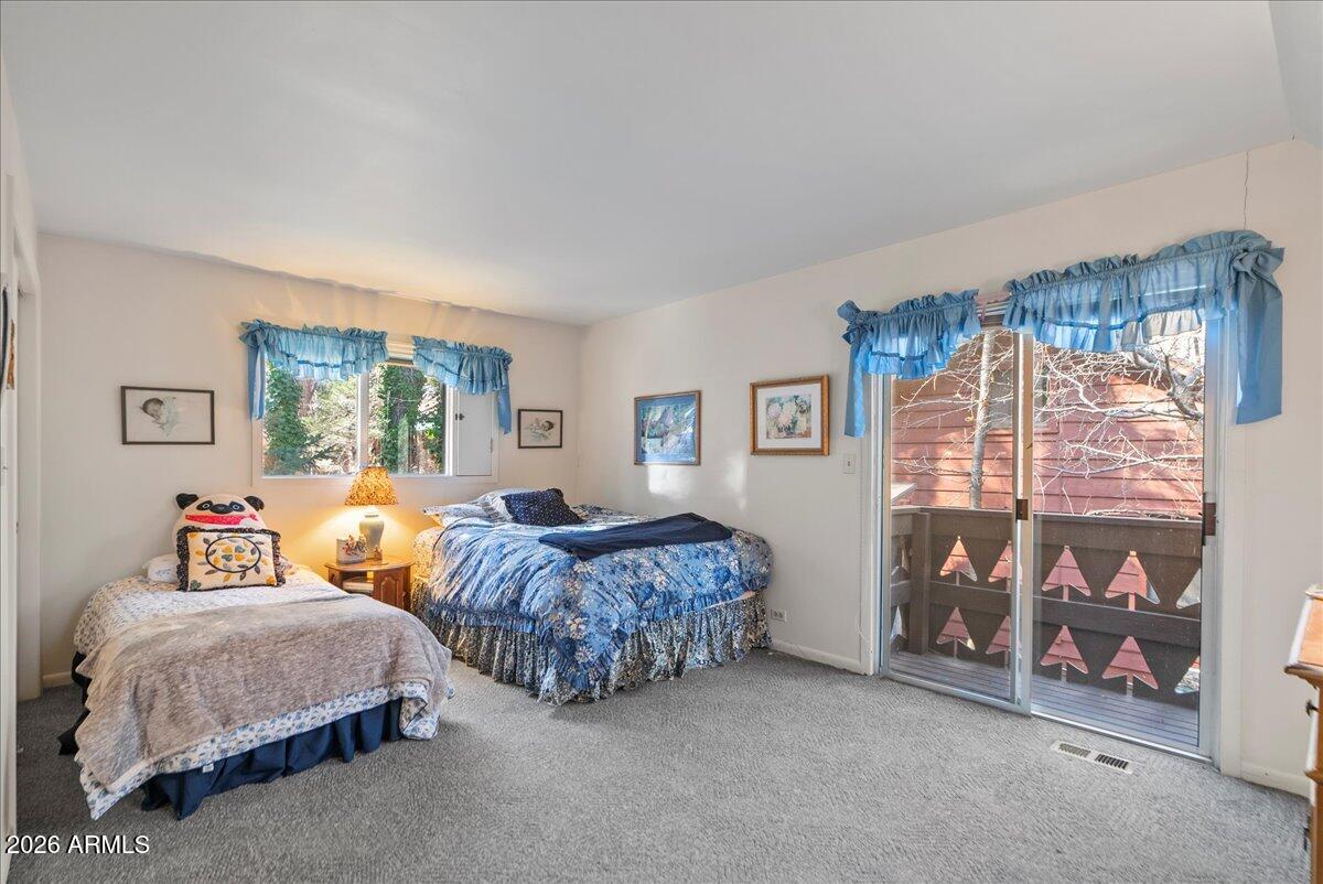 PINE FLATS - Residential