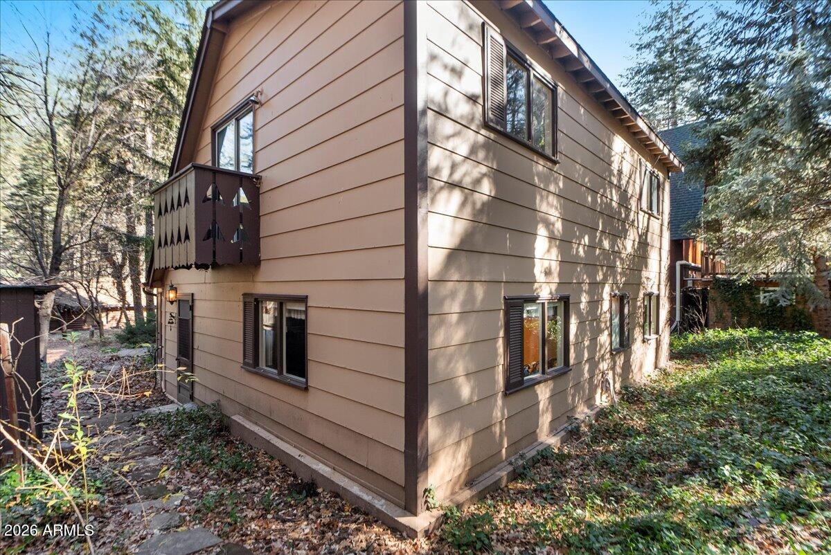 PINE FLATS - Residential
