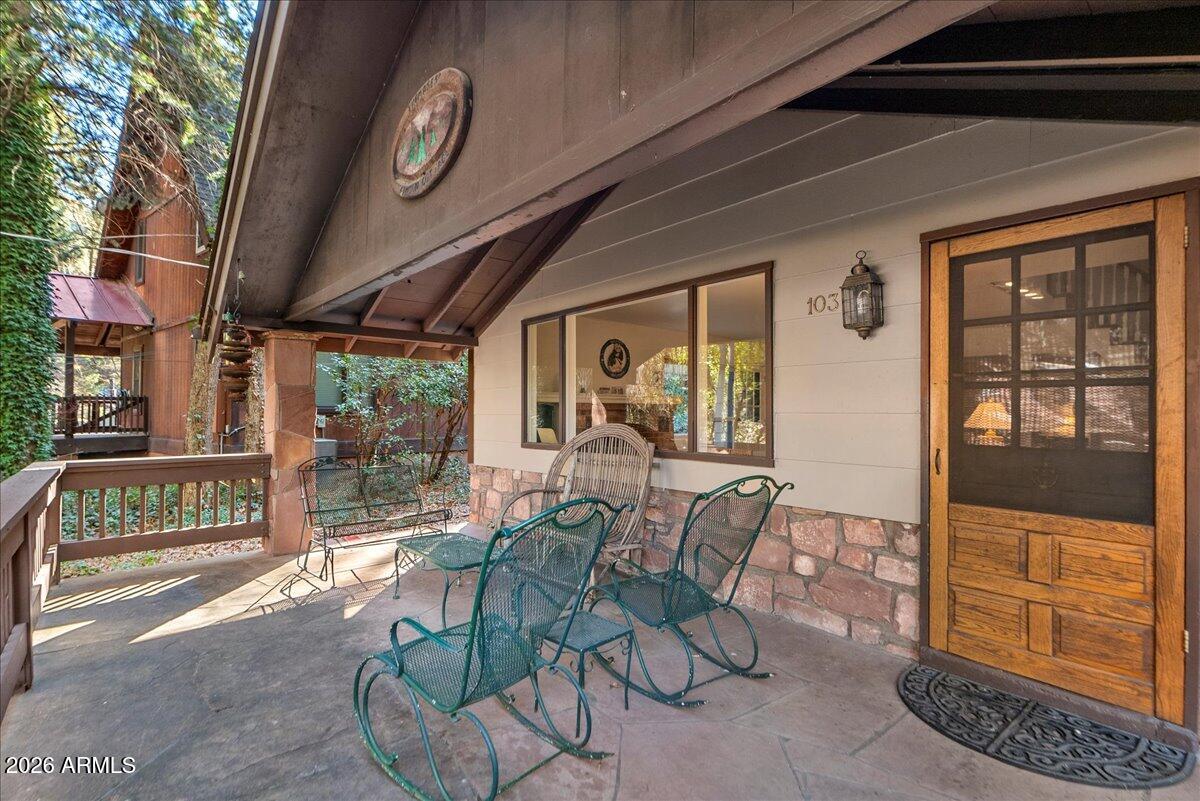 PINE FLATS - Residential
