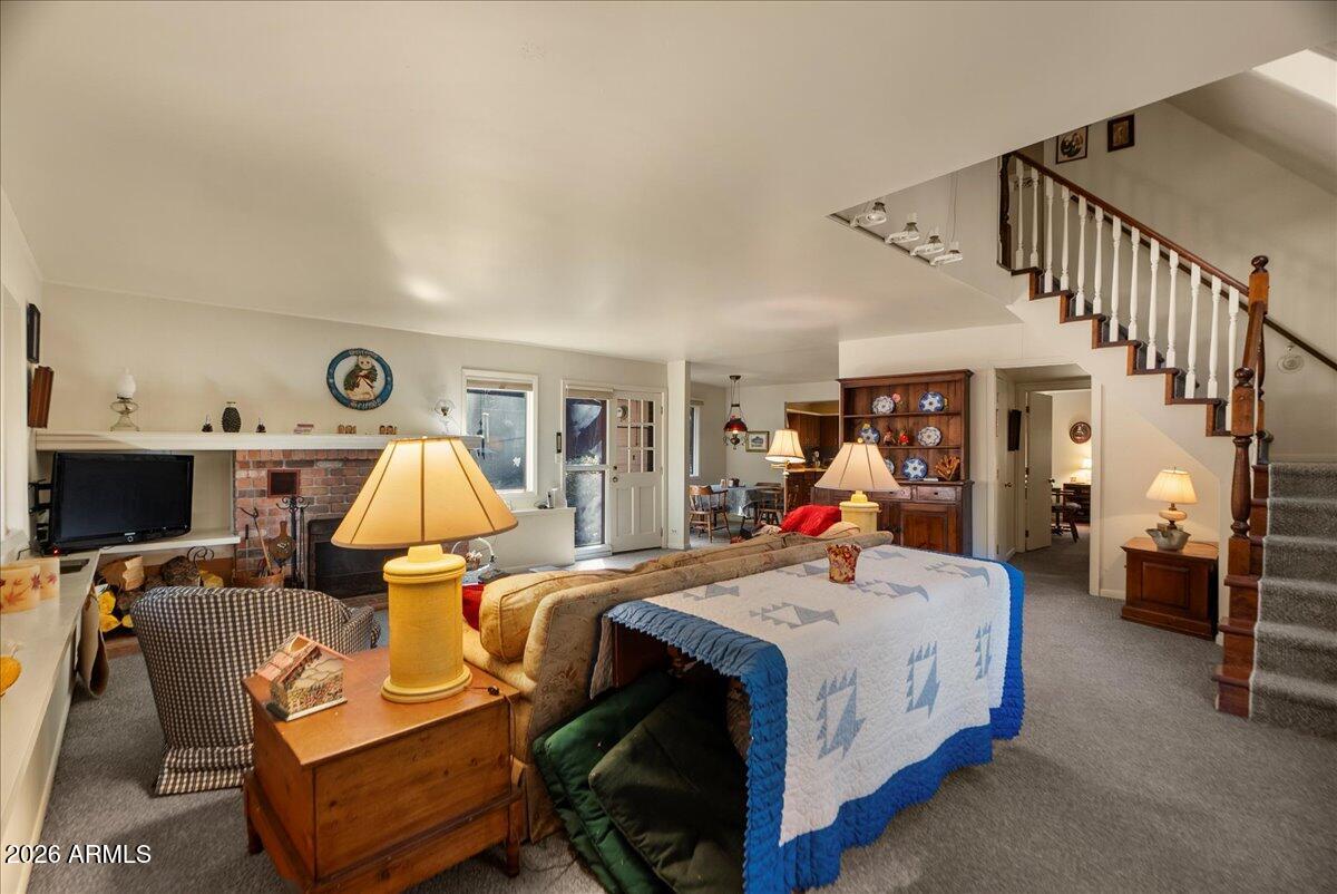 PINE FLATS - Residential
