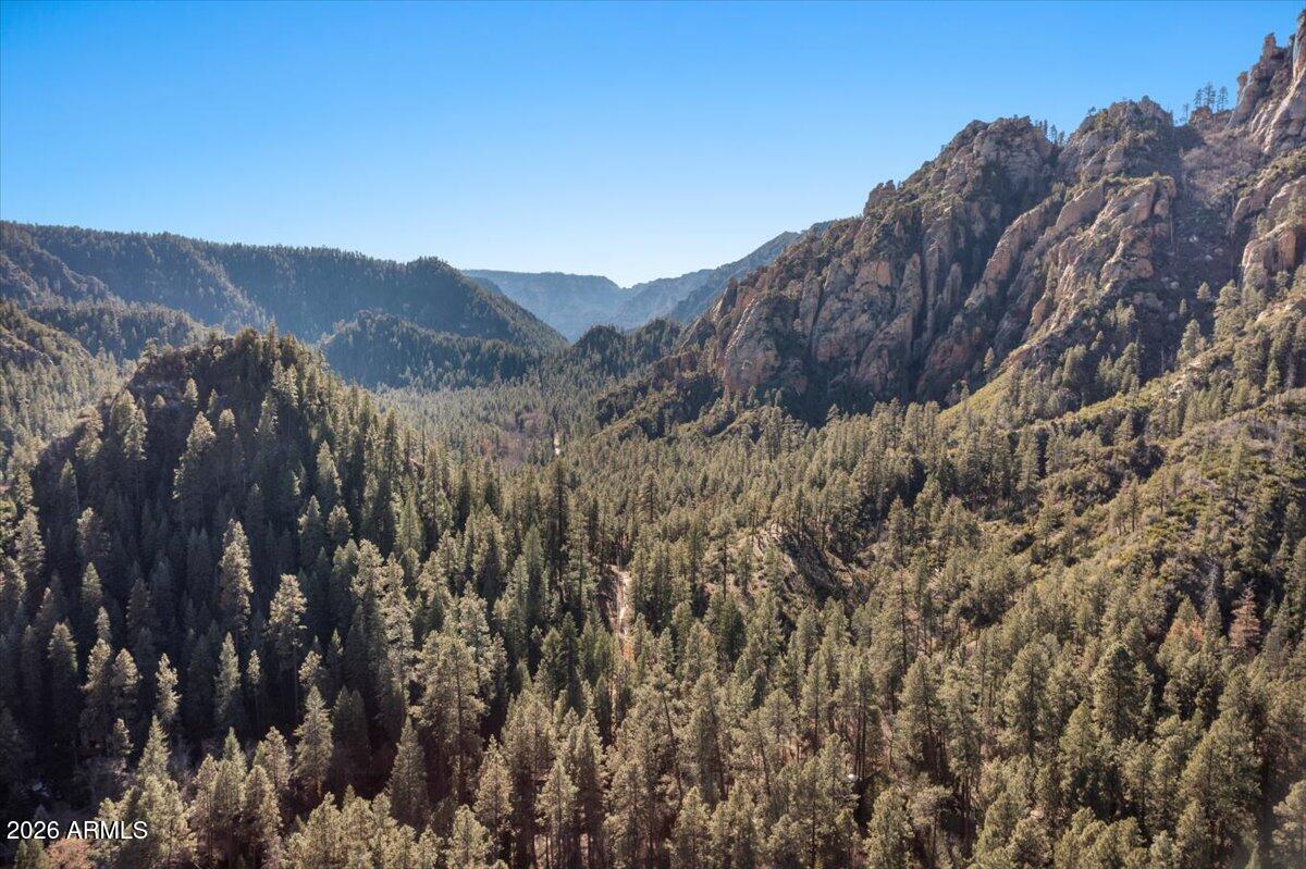 PINE FLATS - Residential