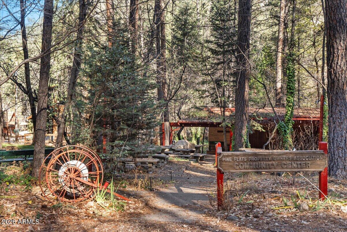 PINE FLATS - Residential