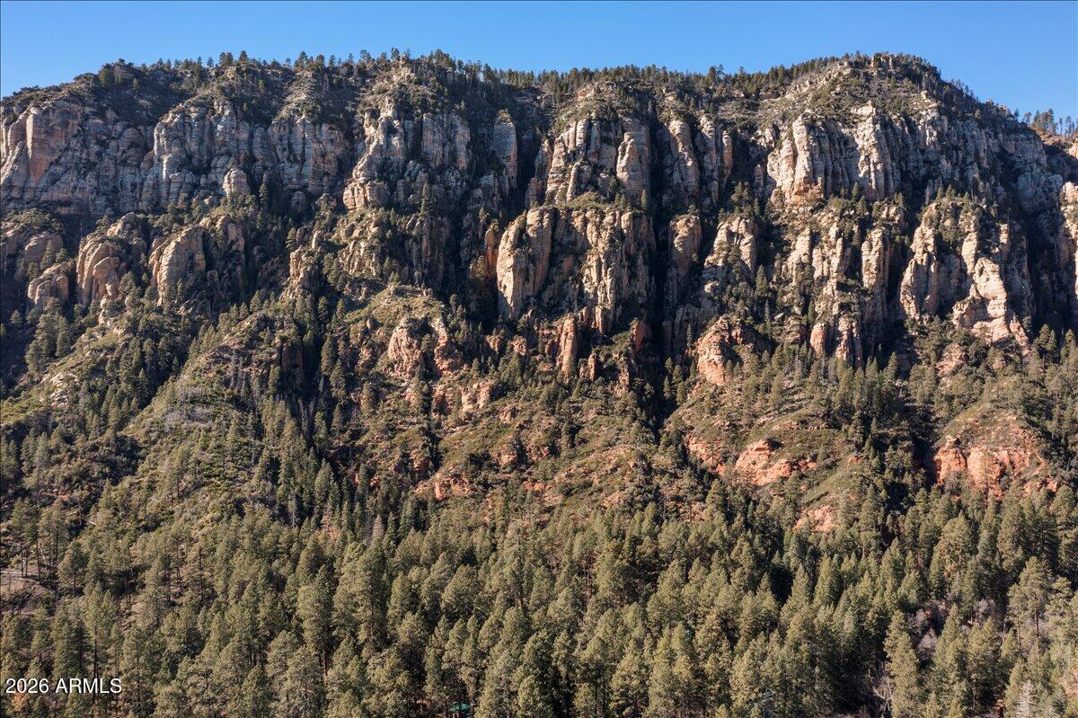 PINE FLATS - Residential