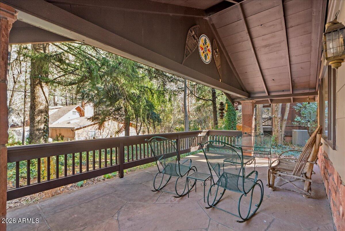 PINE FLATS - Residential