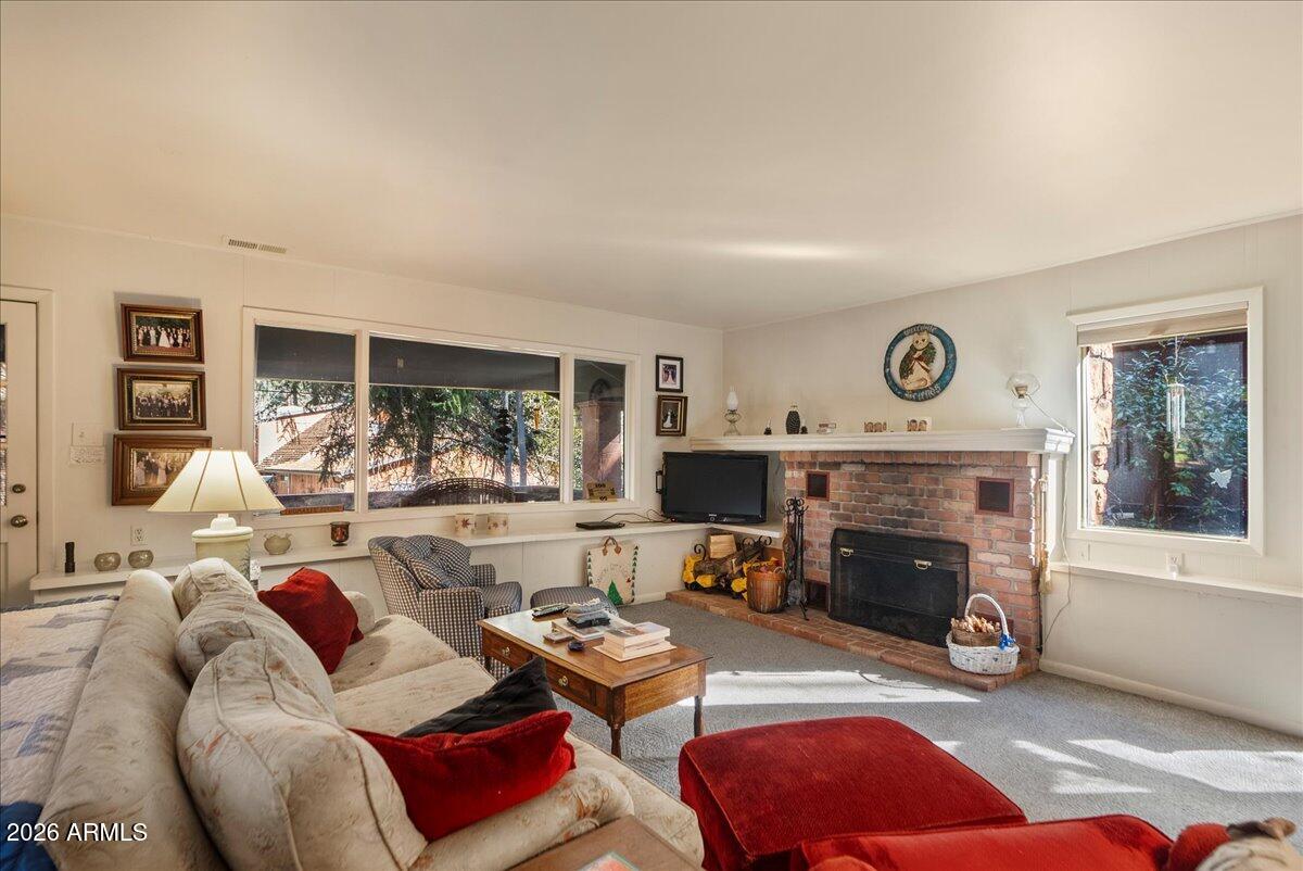 PINE FLATS - Residential