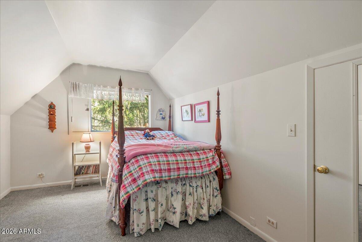 PINE FLATS - Residential