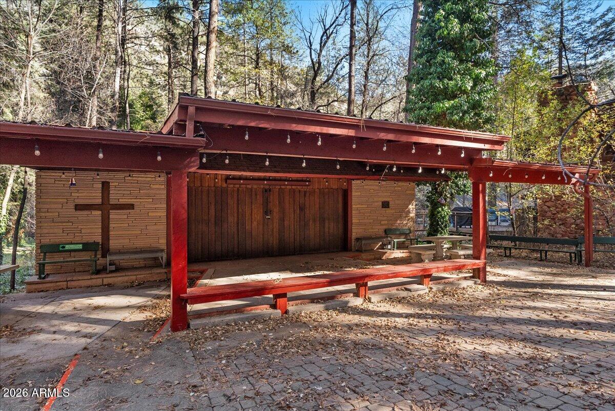 PINE FLATS - Residential