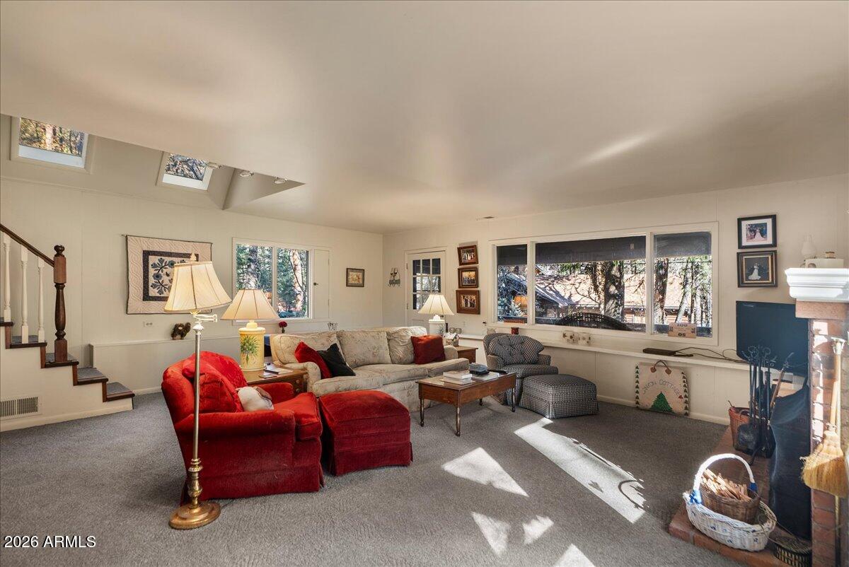 PINE FLATS - Residential