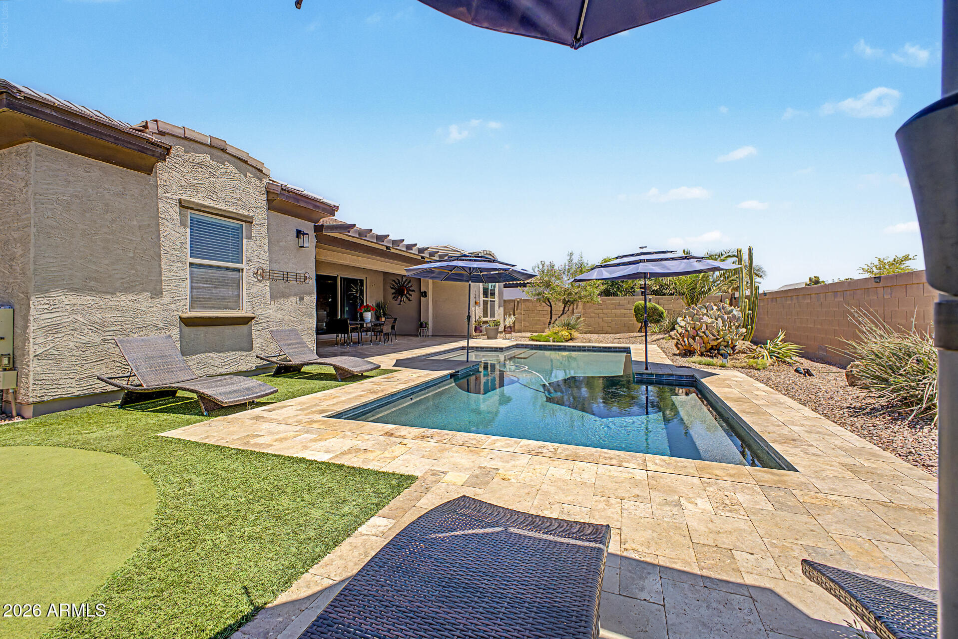 LA SENTIERO - Residential