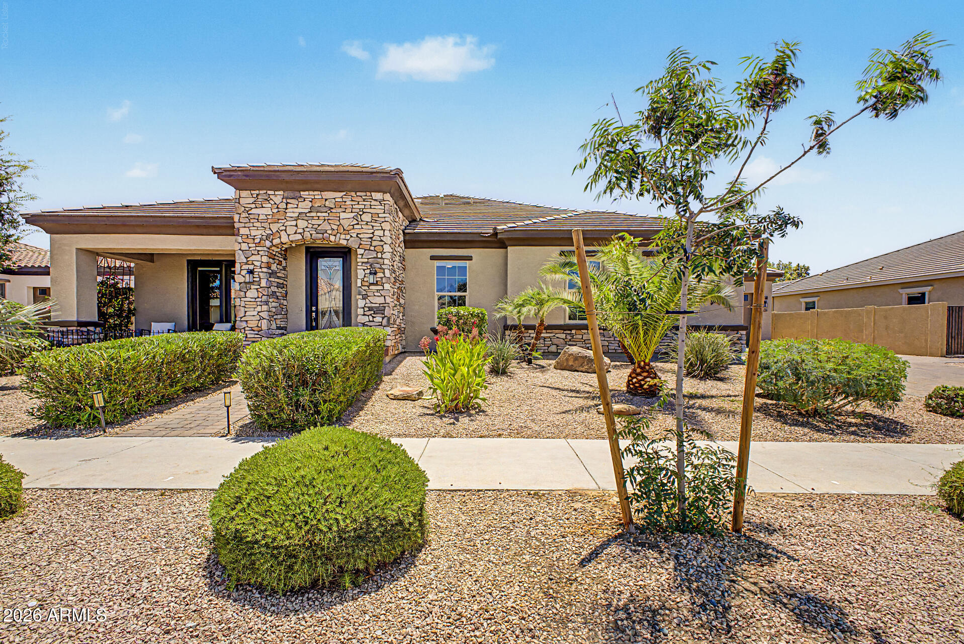 LA SENTIERO - Residential