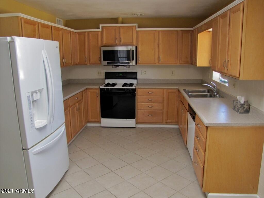 GARDEN CANYON UNIT 3 - Residential Lease