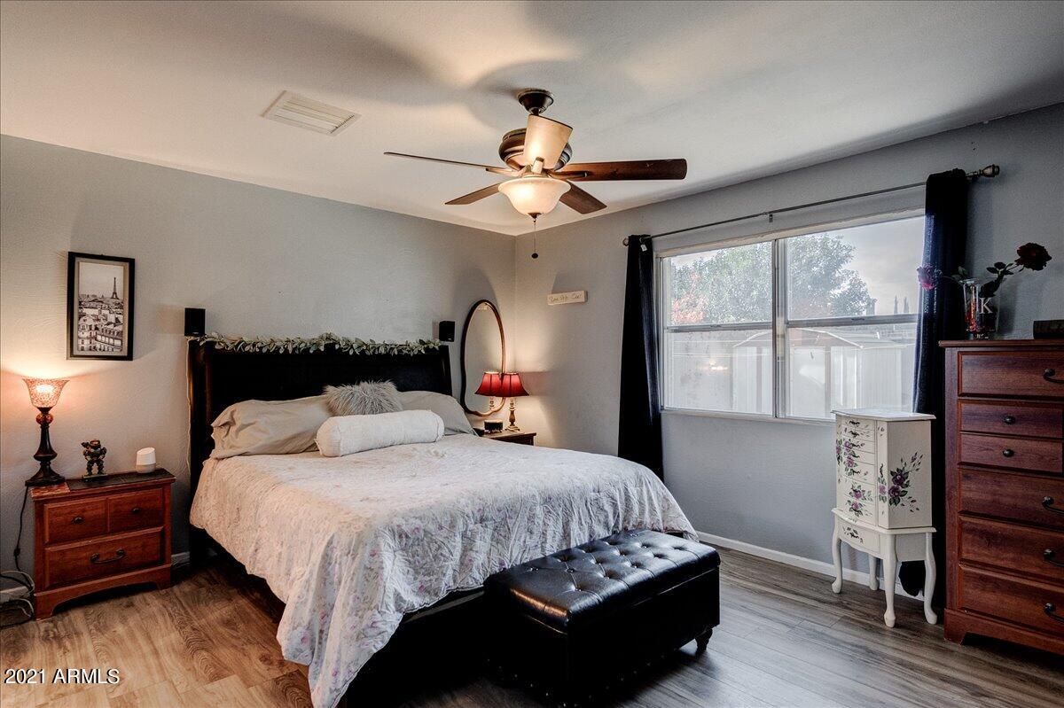 KINGS MANOR - Residential