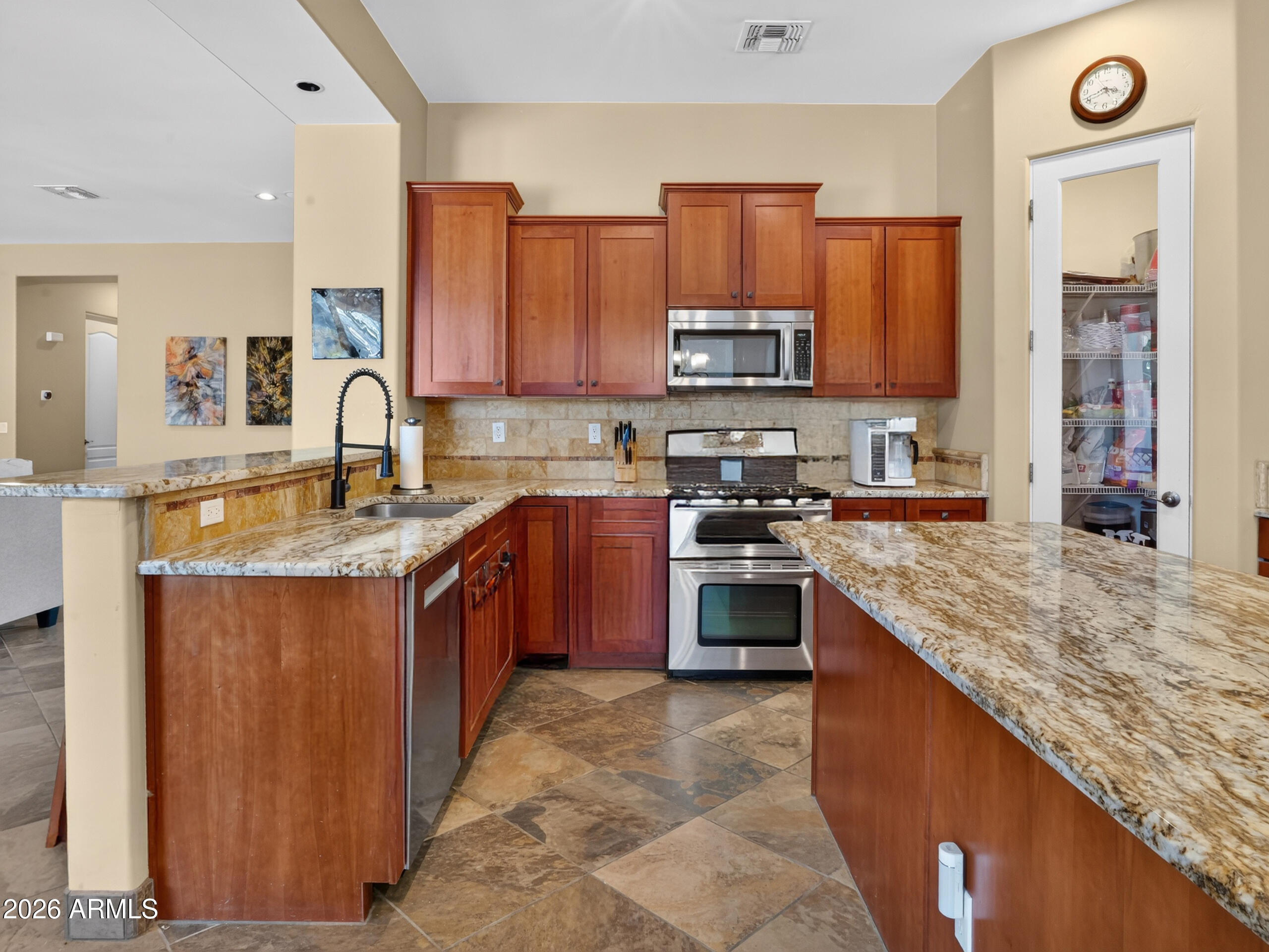 HIGHLINE RANCH - Residential