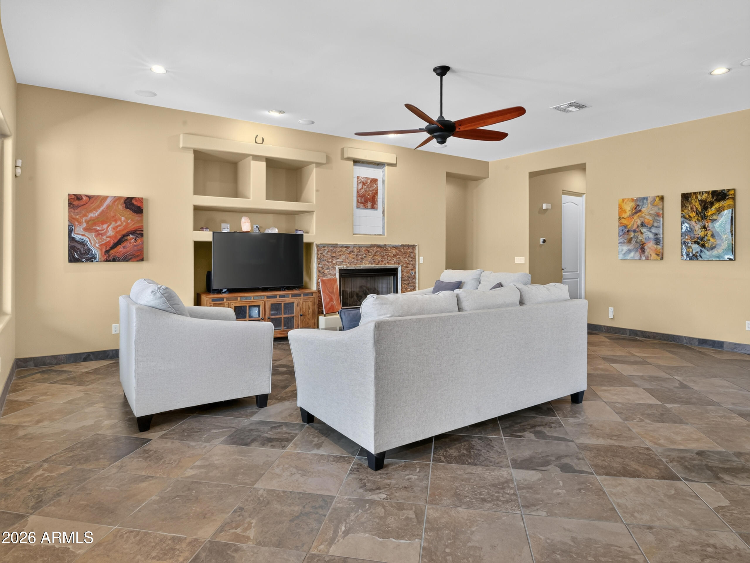 HIGHLINE RANCH - Residential