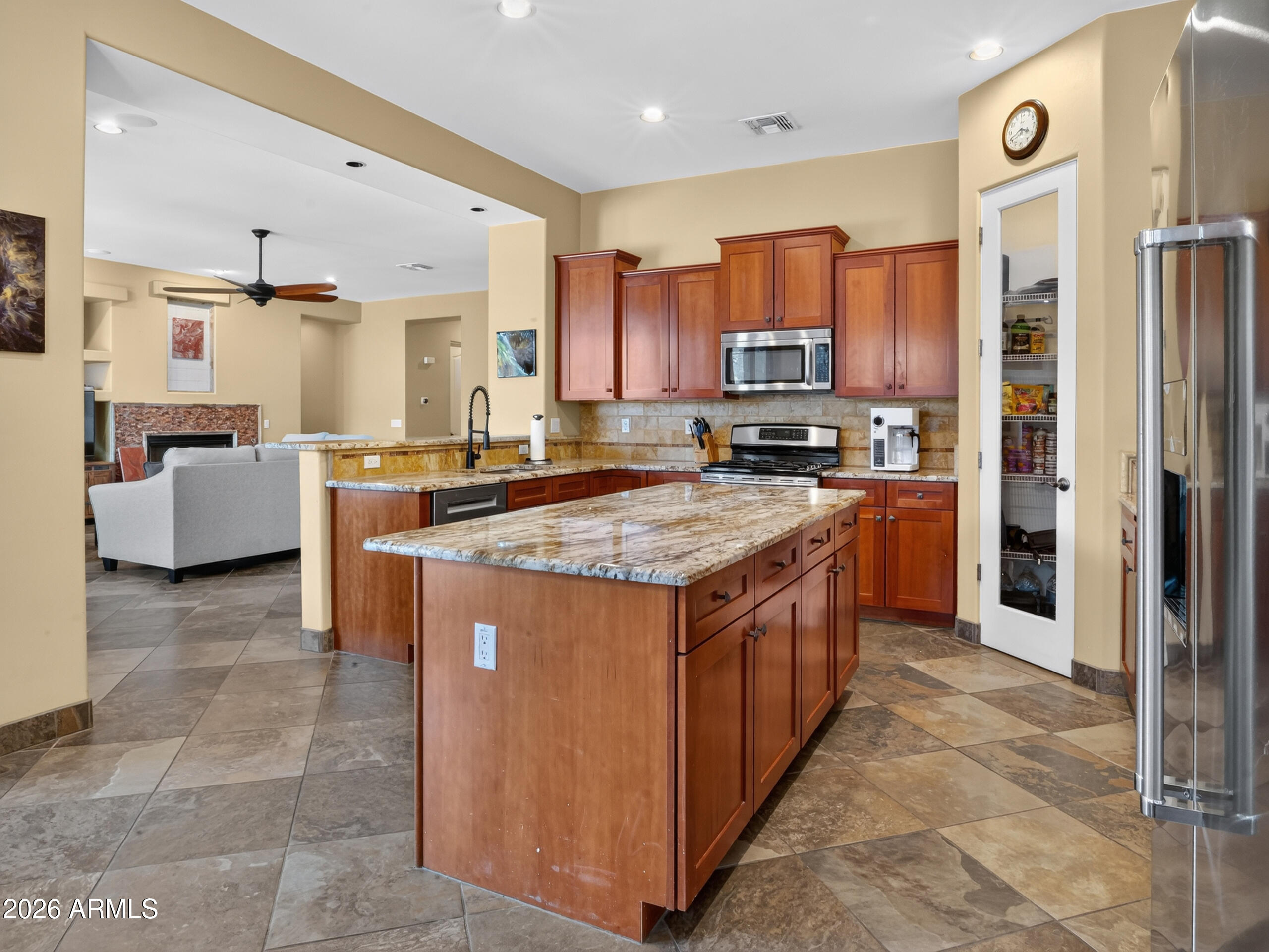 HIGHLINE RANCH - Residential