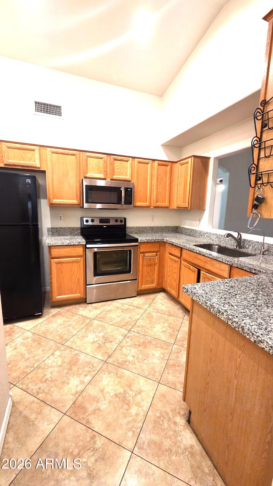 DAVE BROWN 7TH AVENUE - Residential Lease