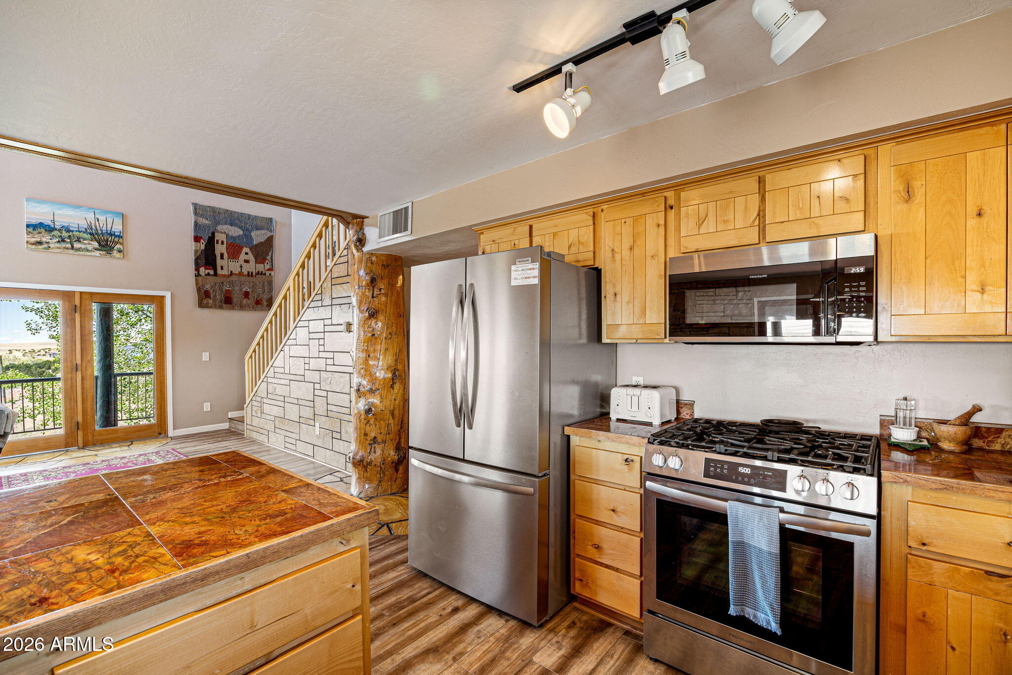 HILLCREST - Residential