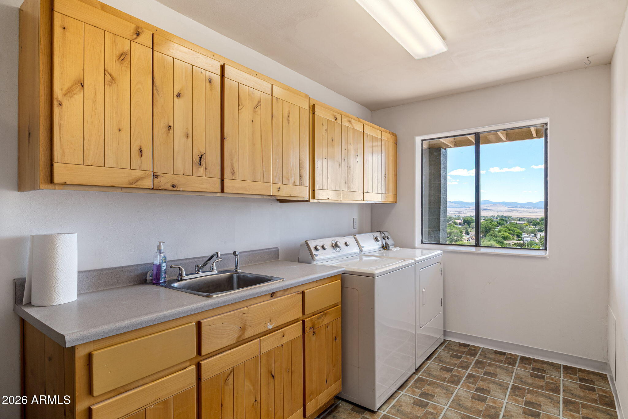 HILLCREST - Residential