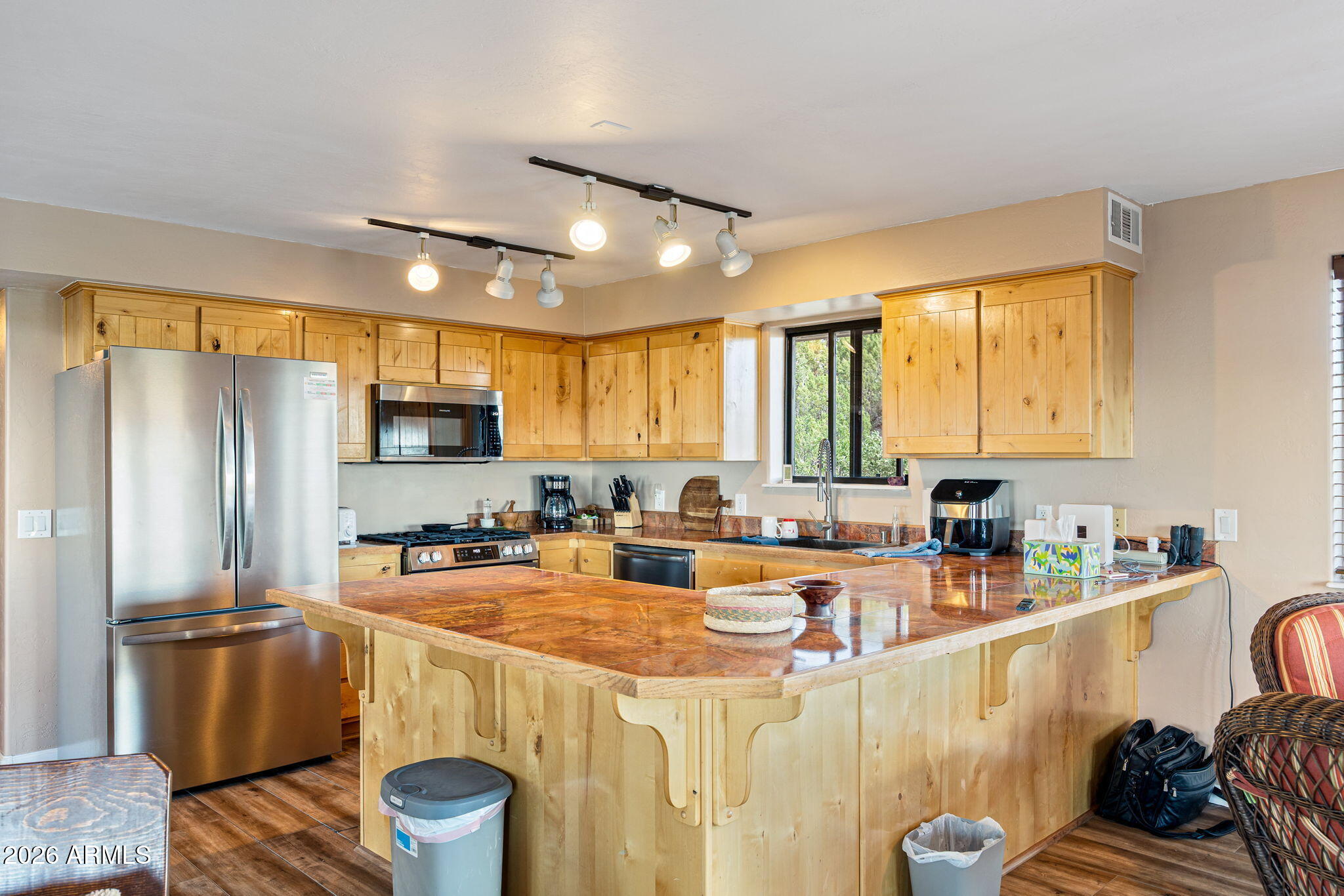HILLCREST - Residential