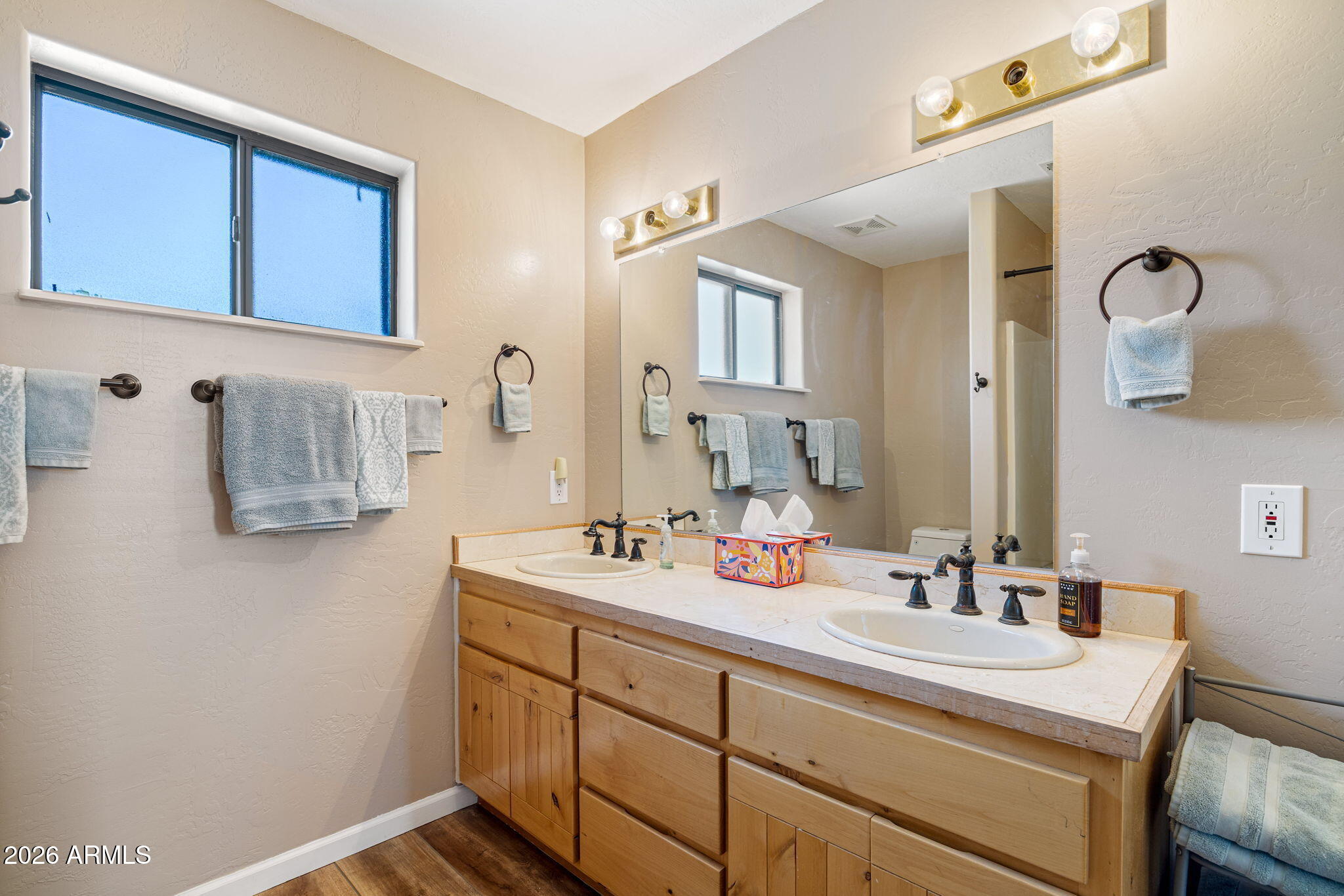 HILLCREST - Residential