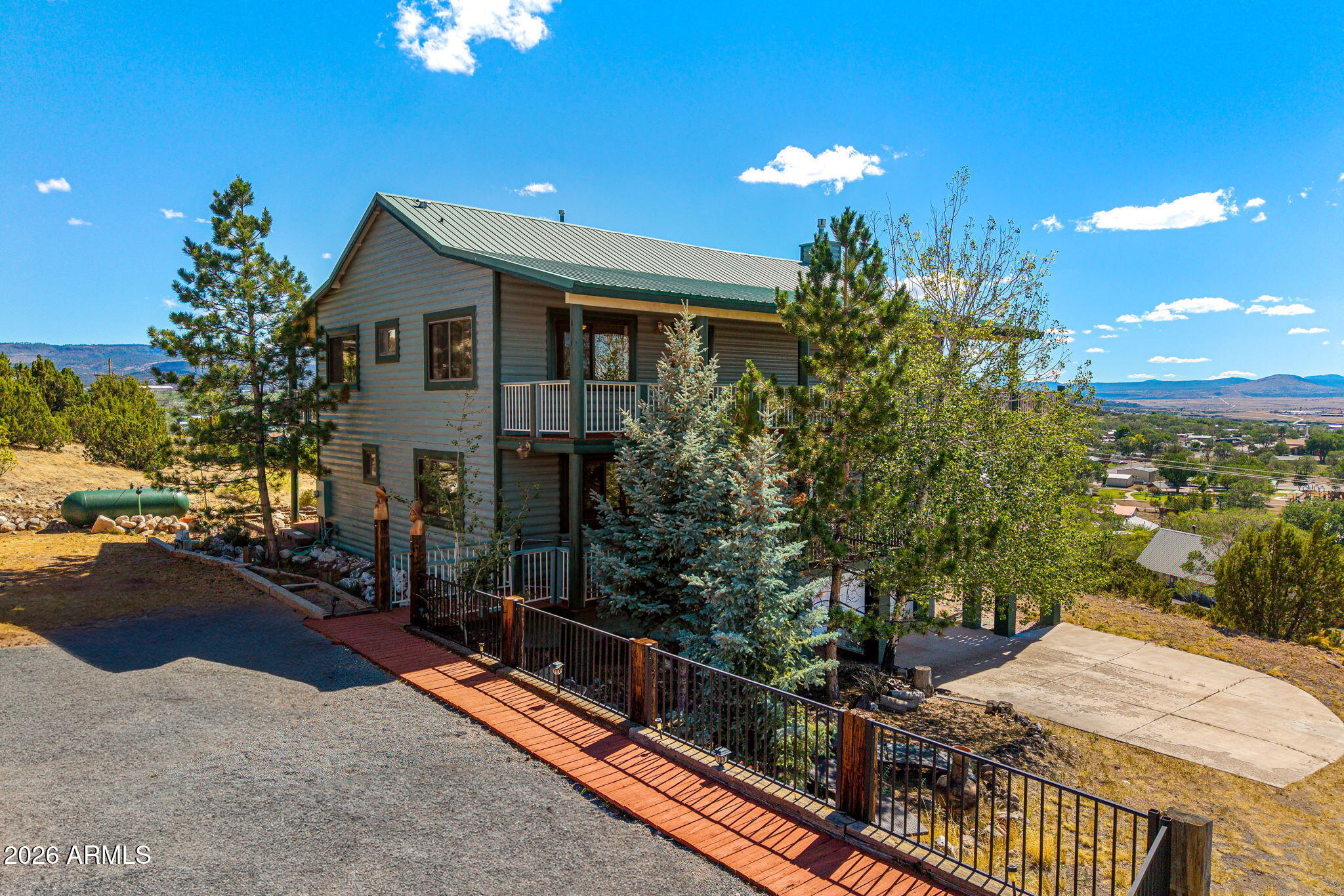 HILLCREST - Residential