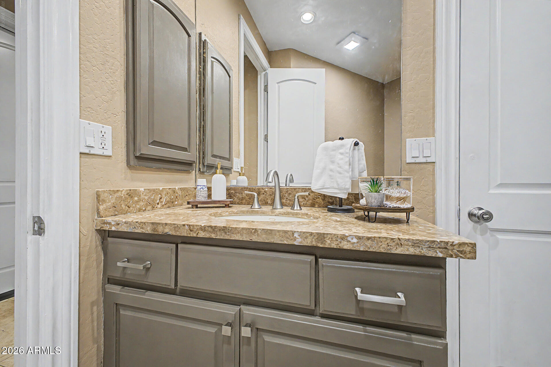 SAGUARO HIGHLANDS - Residential
