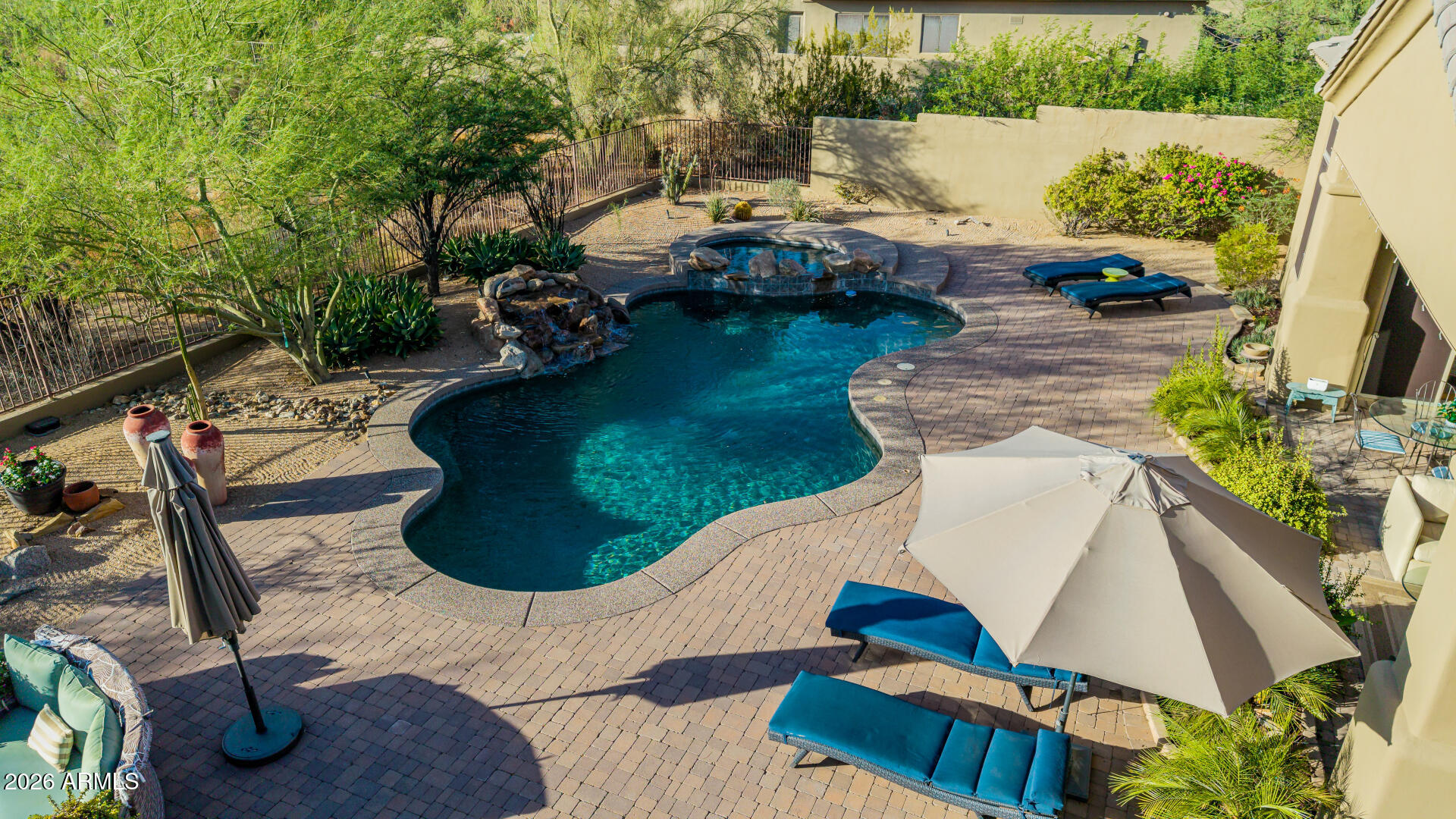 SAGUARO HIGHLANDS - Residential