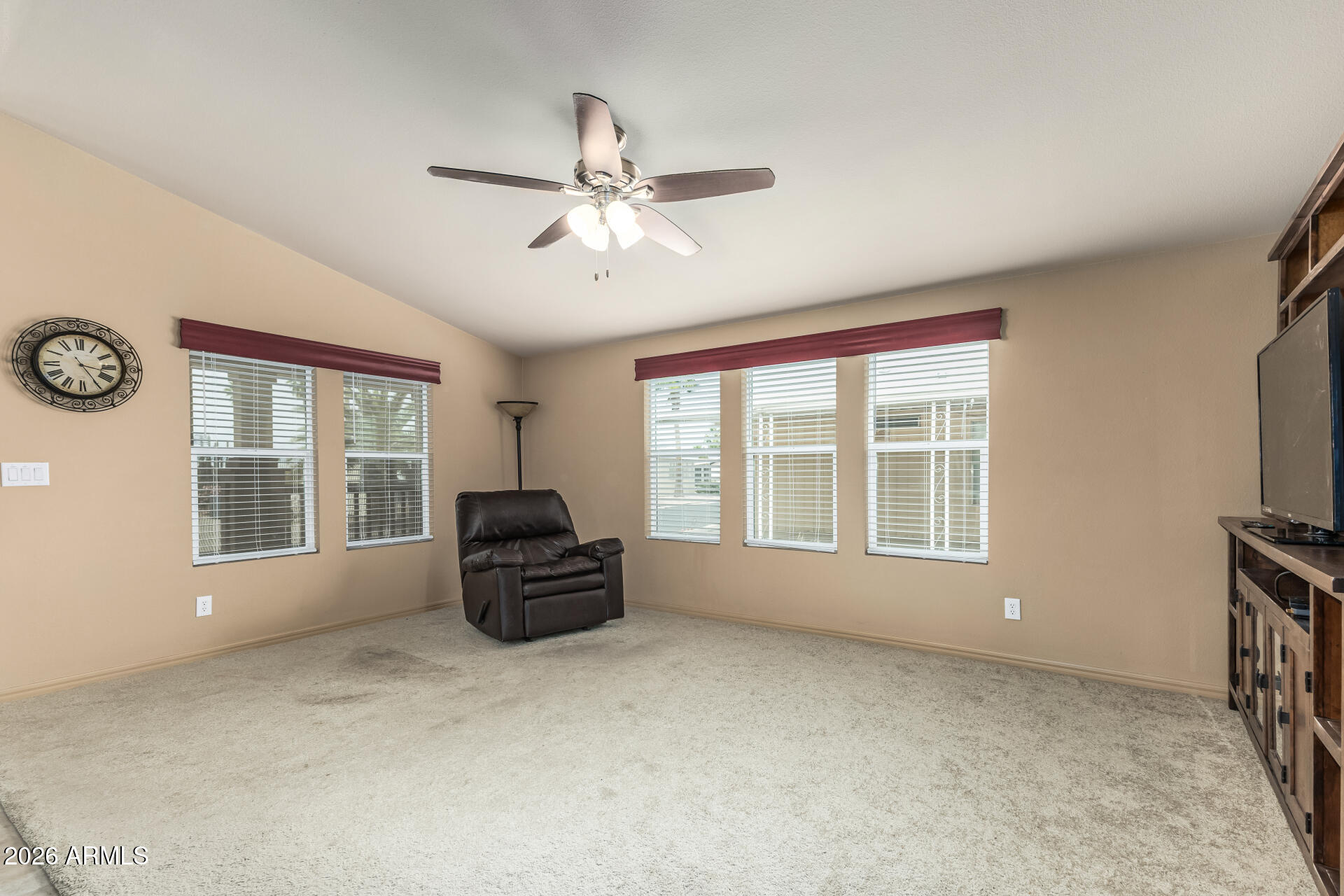 Holiday Palms - Residential