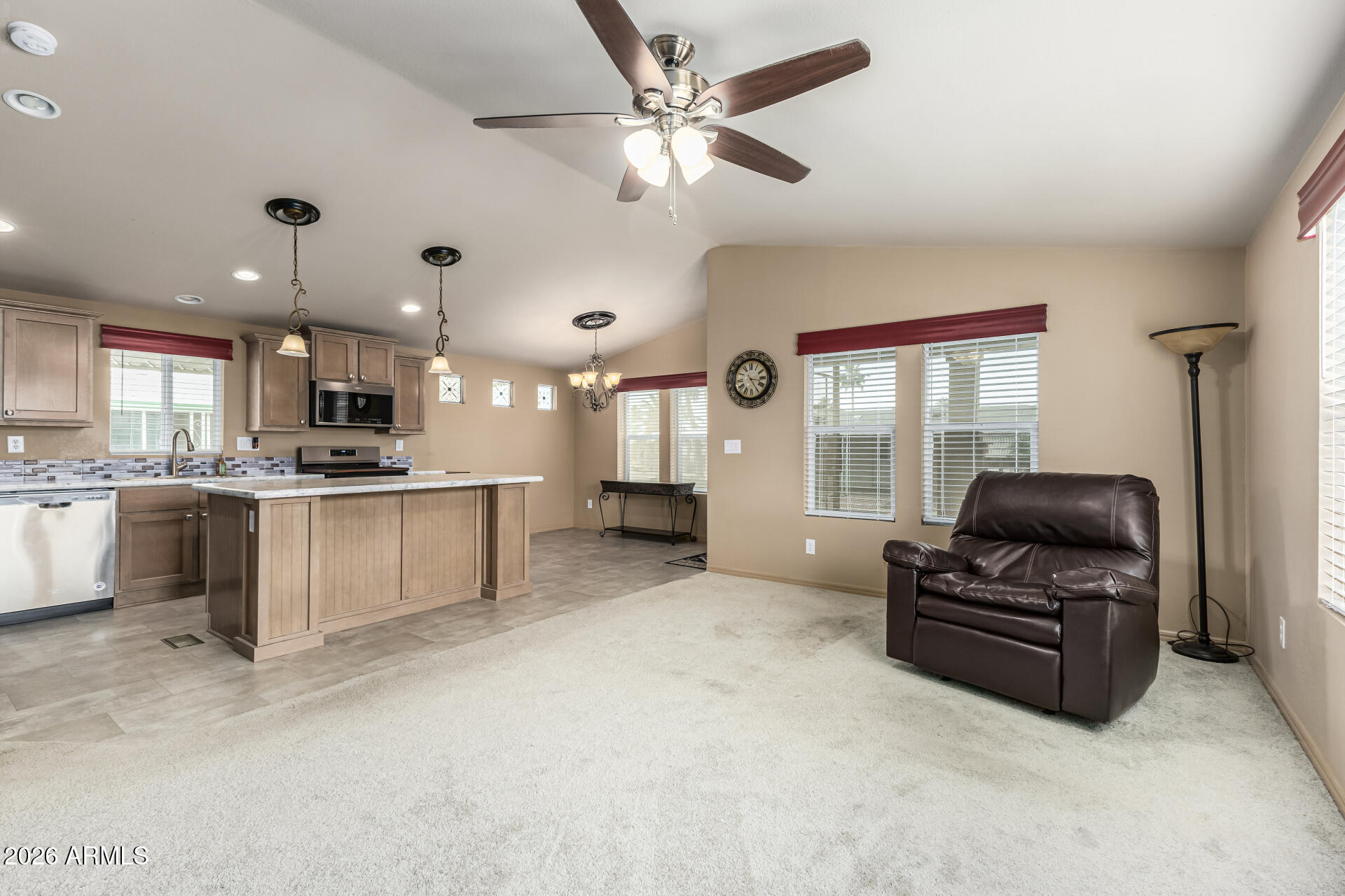 Holiday Palms - Residential