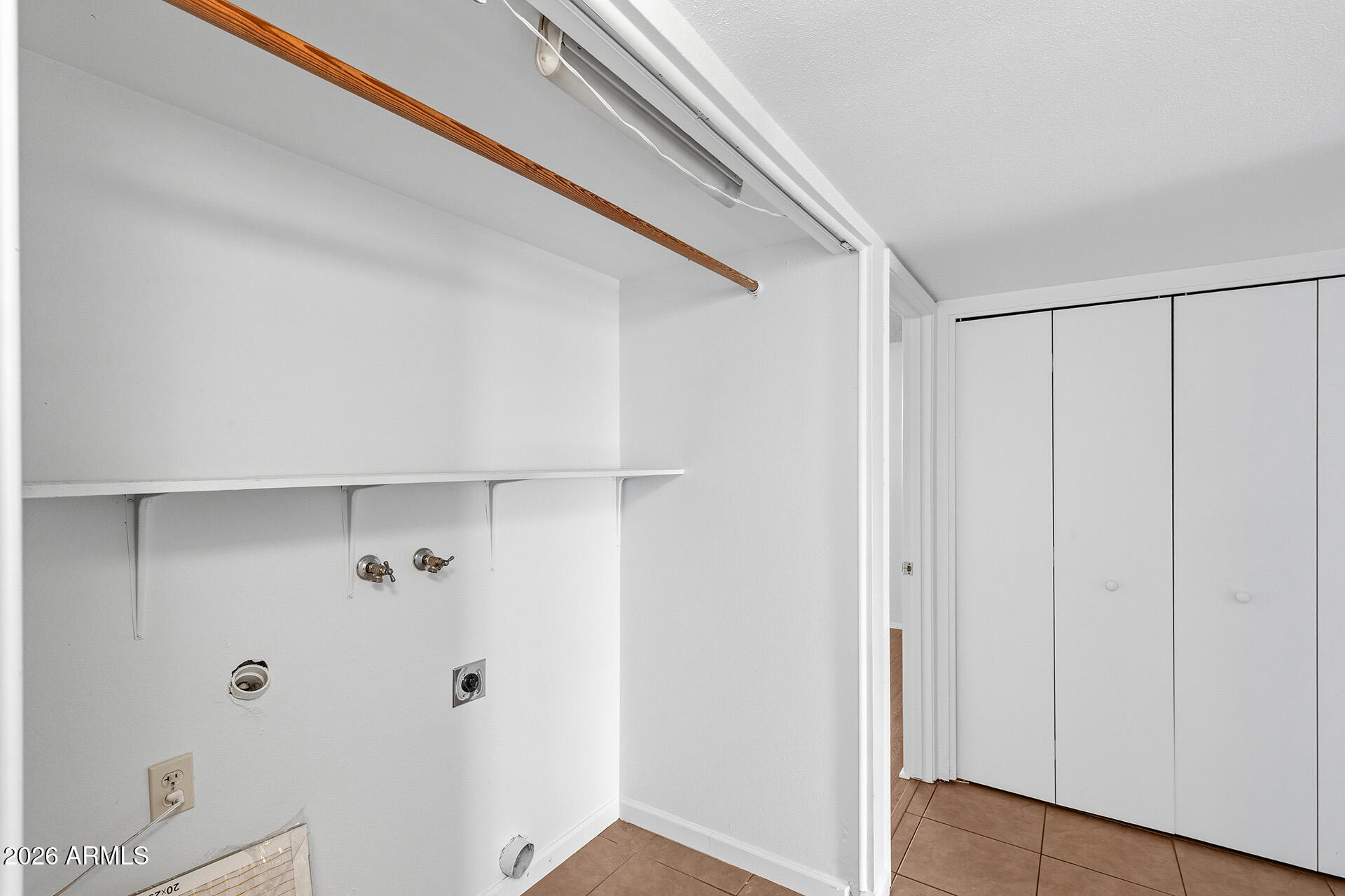 NEW WORLD GLENDALE UNIT 1 AMD - Residential