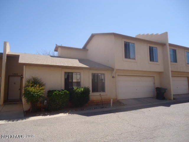Two story townhouse ready for new owners. One Large bedroom downstairs and 2 upstairs. Fenced backyard and includes a 2 car garage. Close to Ft. Huachuca and would make for an easy and quick commute. Bella Vista elementary school is nearby as well as several walking and jogging paths.