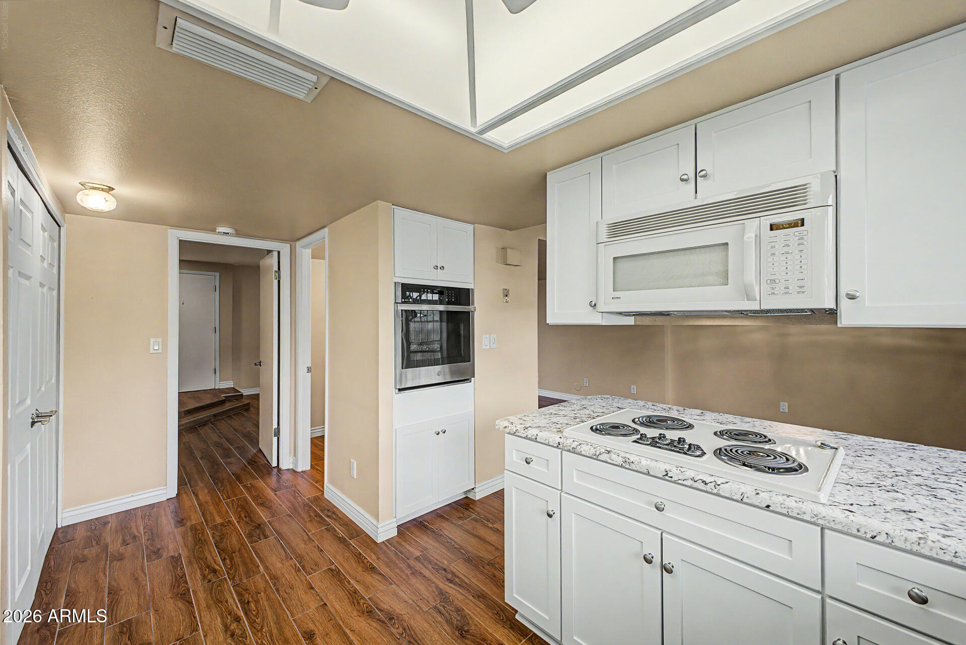 LA BUENA VIDA TOWNHOUSES - Residential
