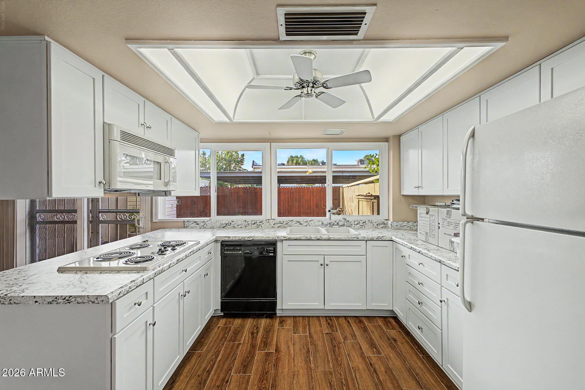 LA BUENA VIDA TOWNHOUSES - Residential
