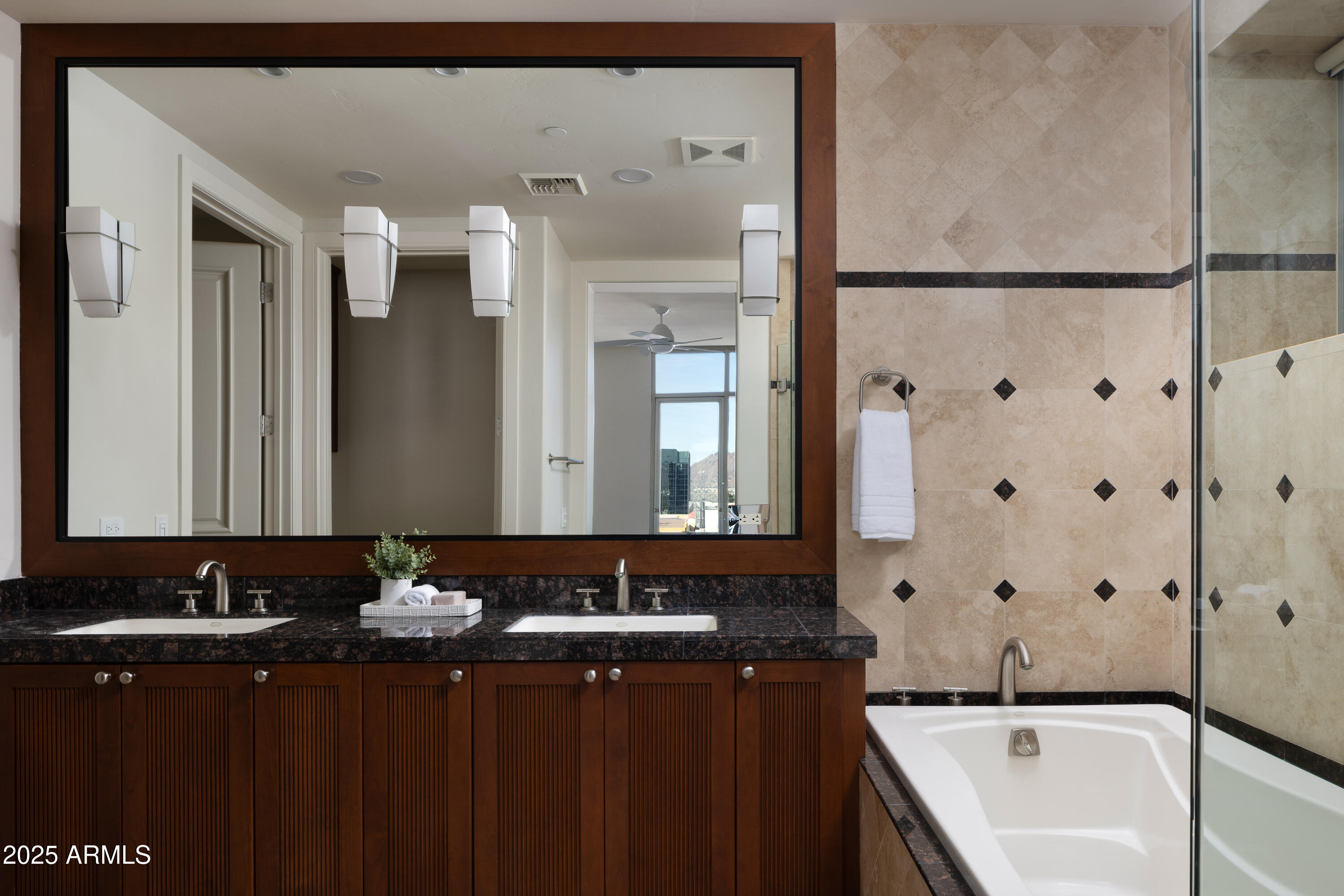 ESPLANADE PLACE CONDOMINIUM AMD - Residential