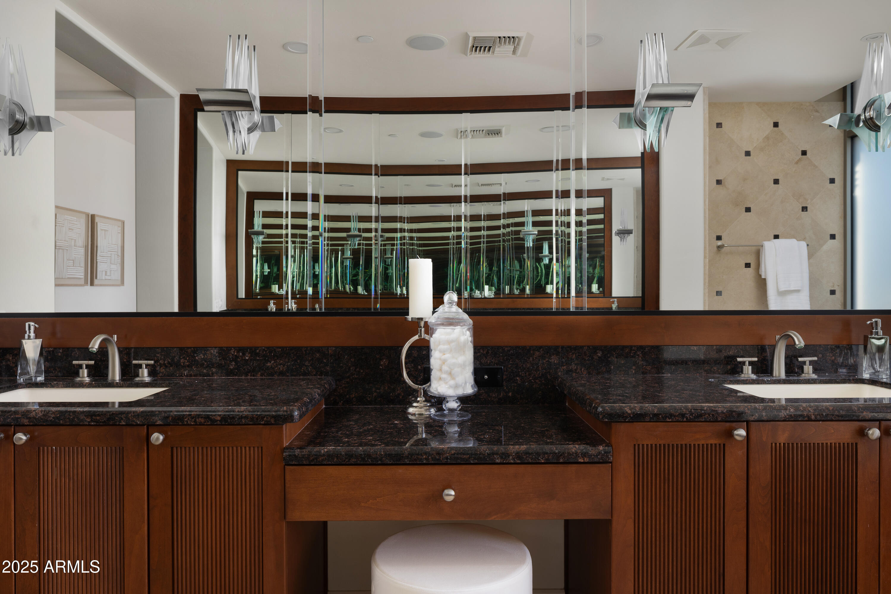 ESPLANADE PLACE CONDOMINIUM AMD - Residential
